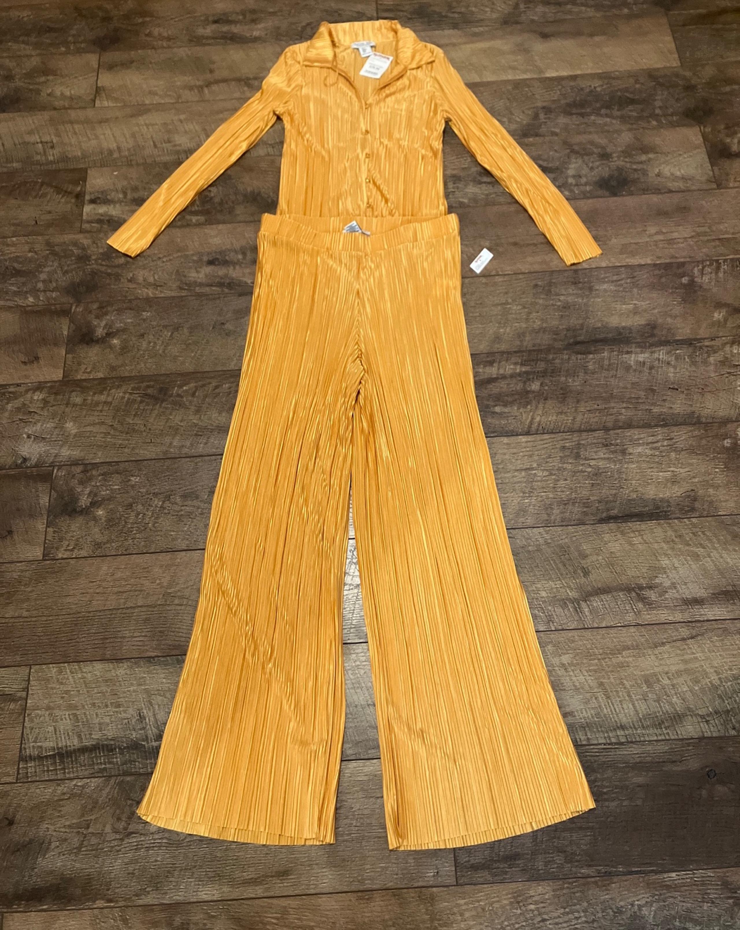 Rachel Zoe mustard outfit
