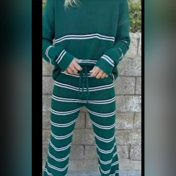 It's a Frenzy Green Striped Sweater Set size L