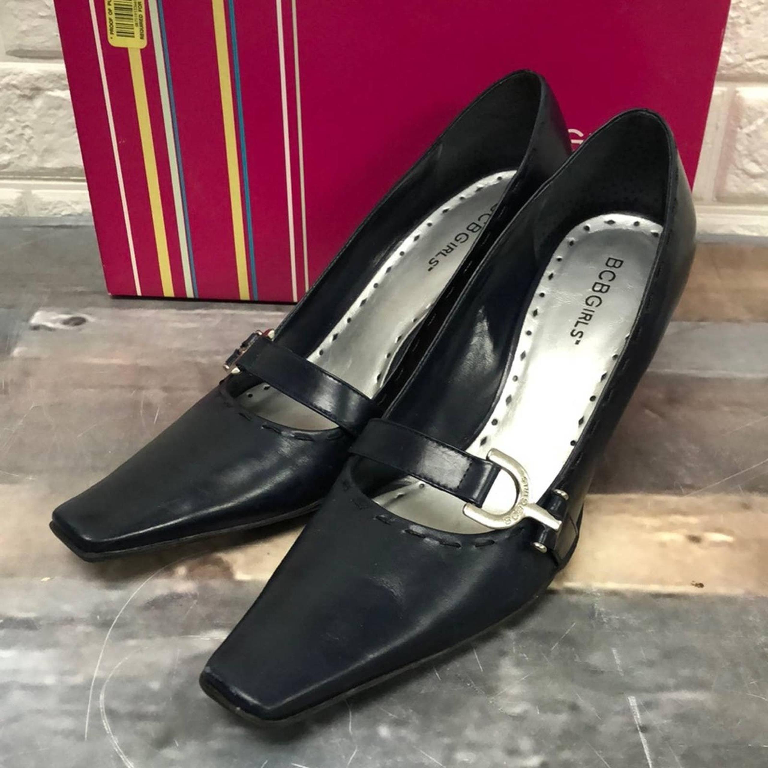 BCBGirls Songa Deep Navy Leather Pumps with silver accent - Size 8.5