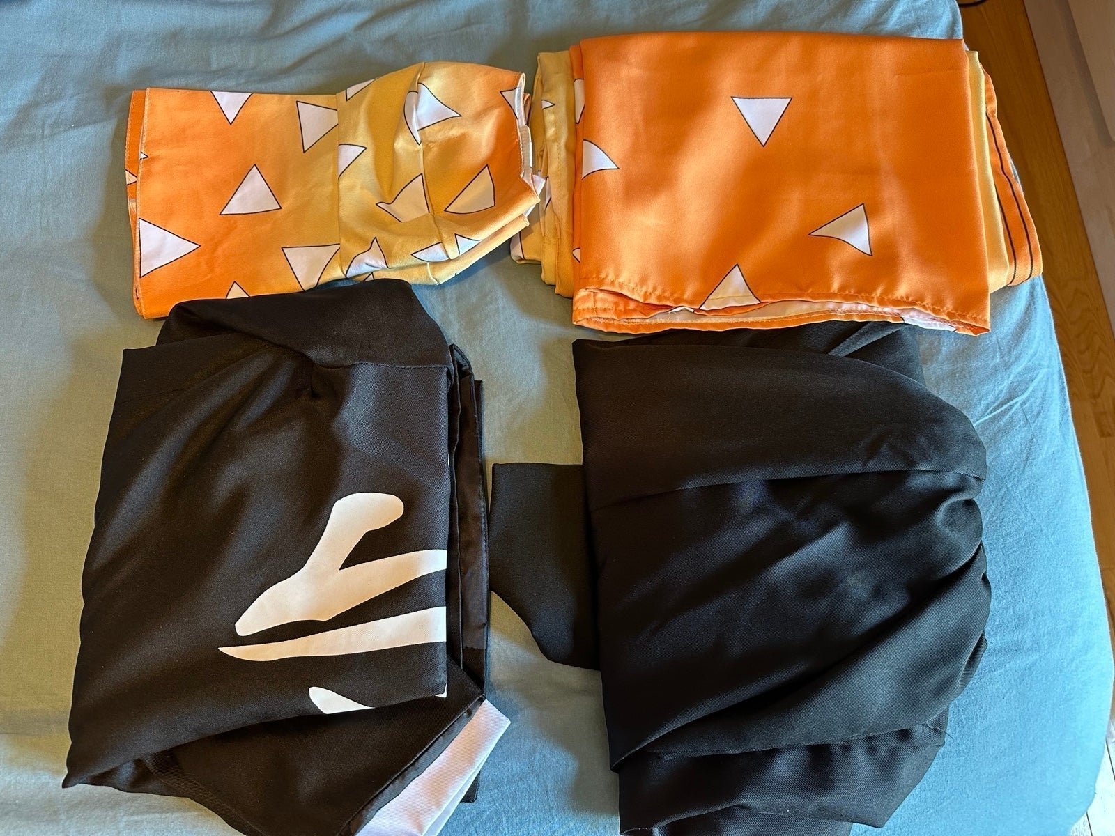Demon Slayer Zenitsu Cosplay