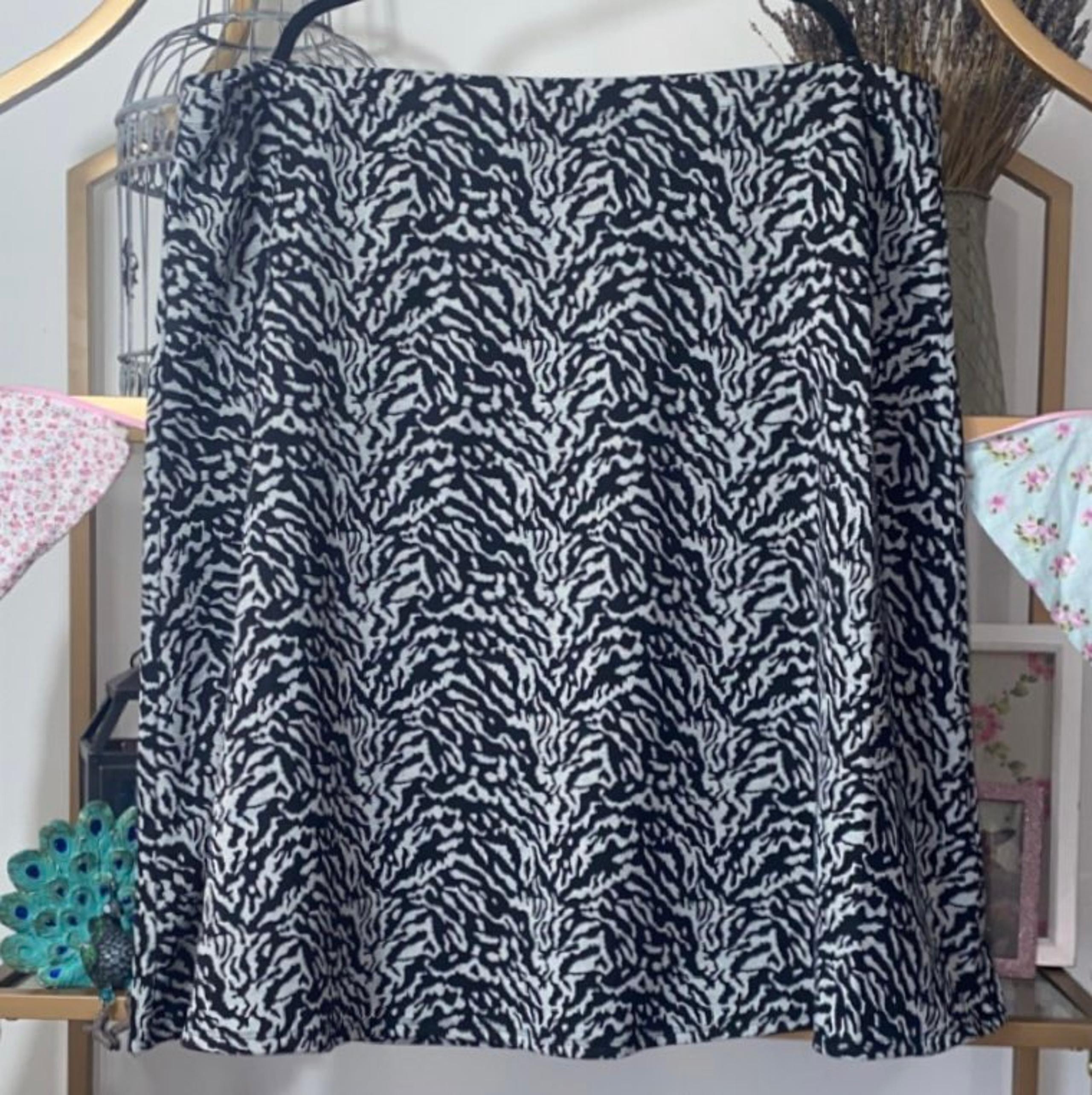 AVENUE Soft A Line Skirt Zebra Print Black/White Fall Winter Wear to Work