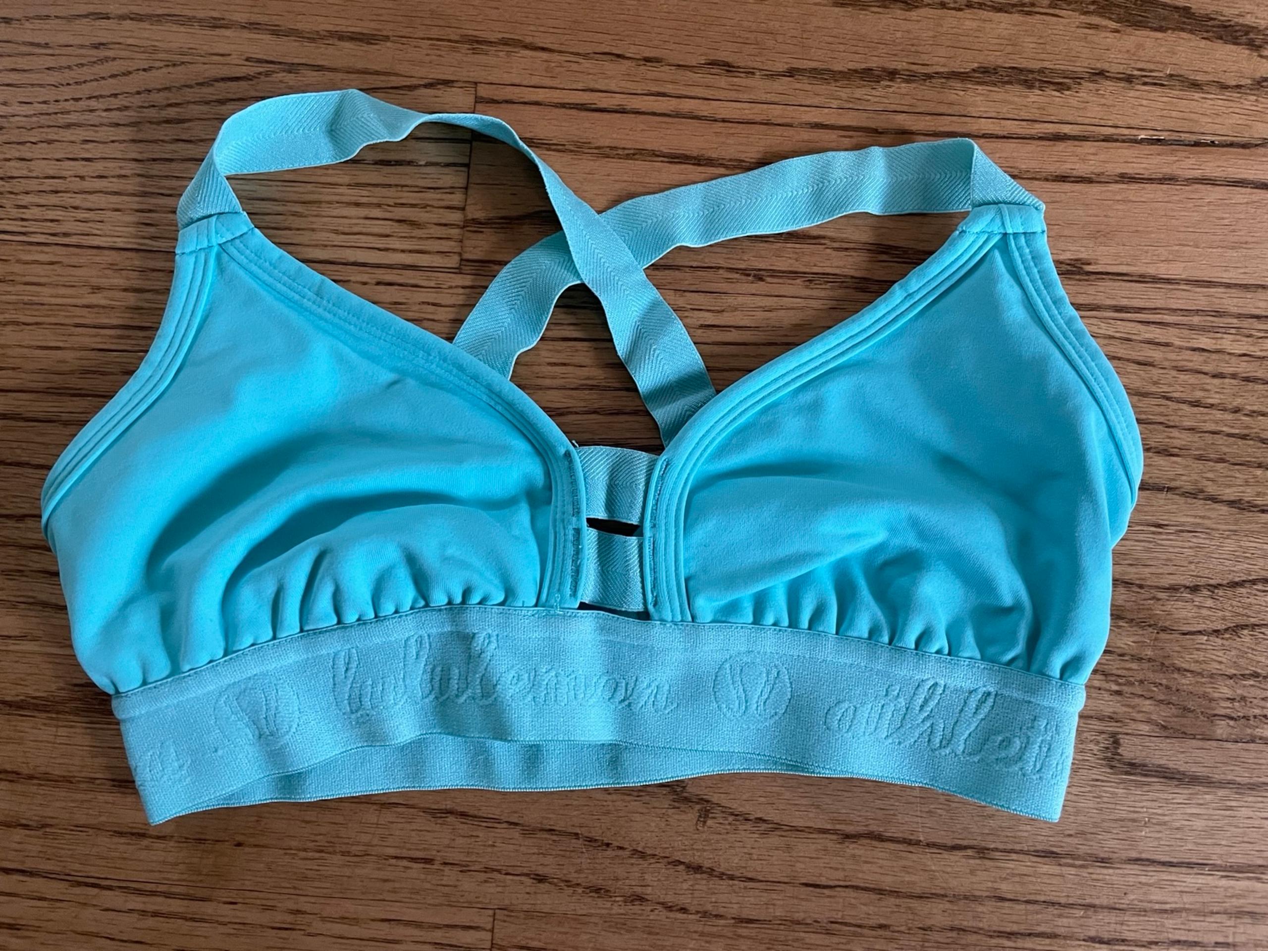 Lululemon women’s sports bra
