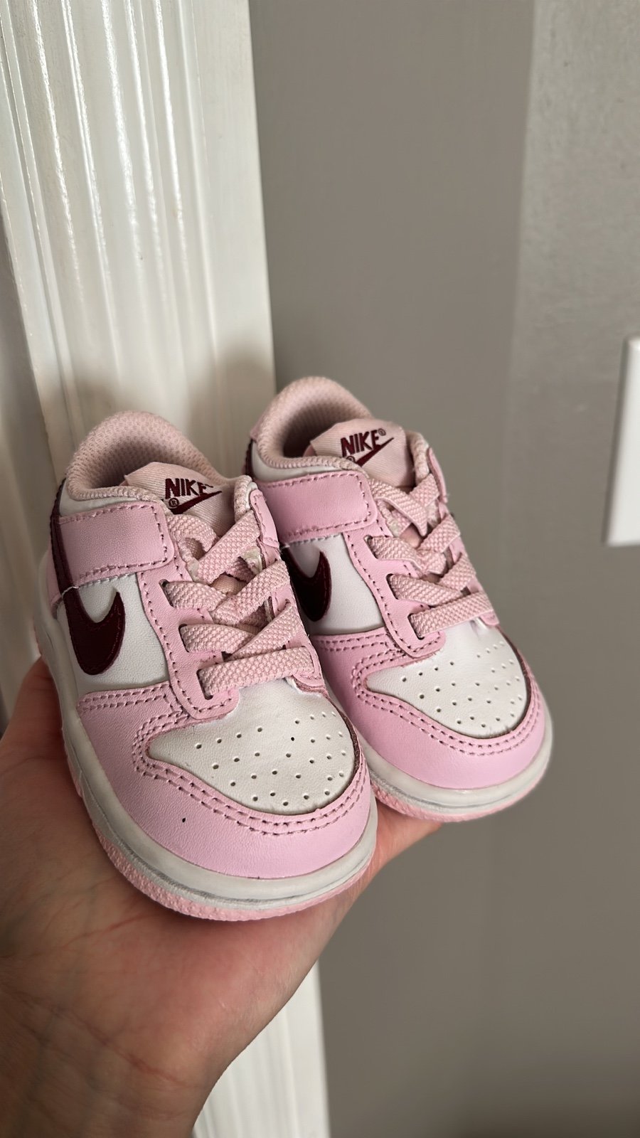 PINK Nike dunks