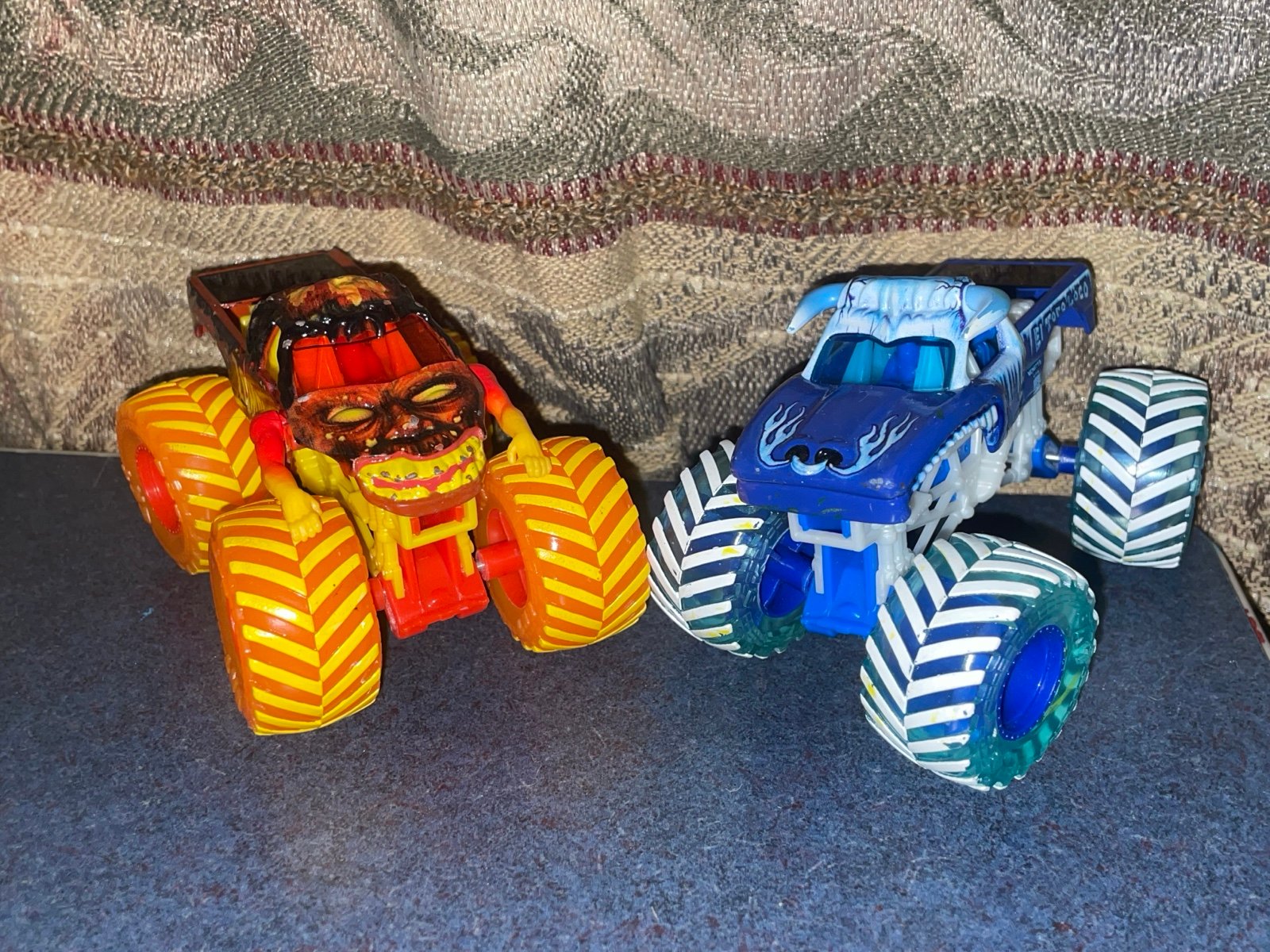 Monster Jam Fire Zombie & Ice El Toro Loco Spin Master Pack
