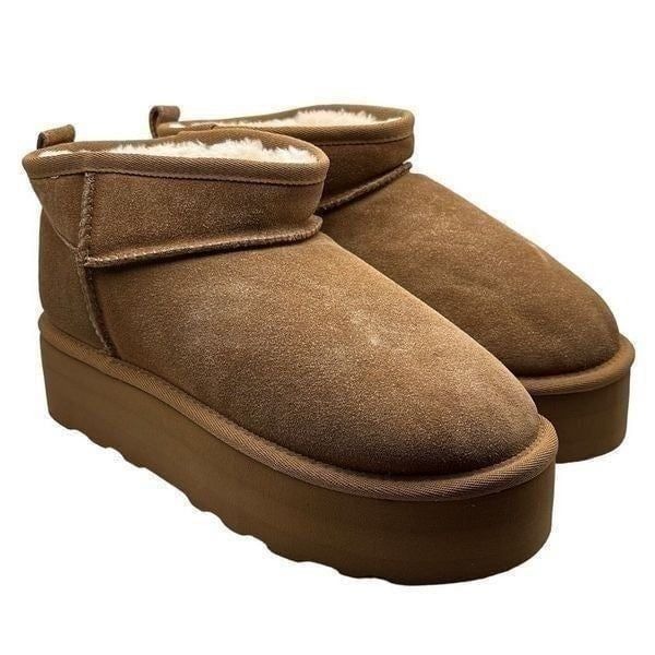 CUSHIONAIRE Women's Genuine Suede pull on platform boot 9.5 WIDE CHESTNUT
