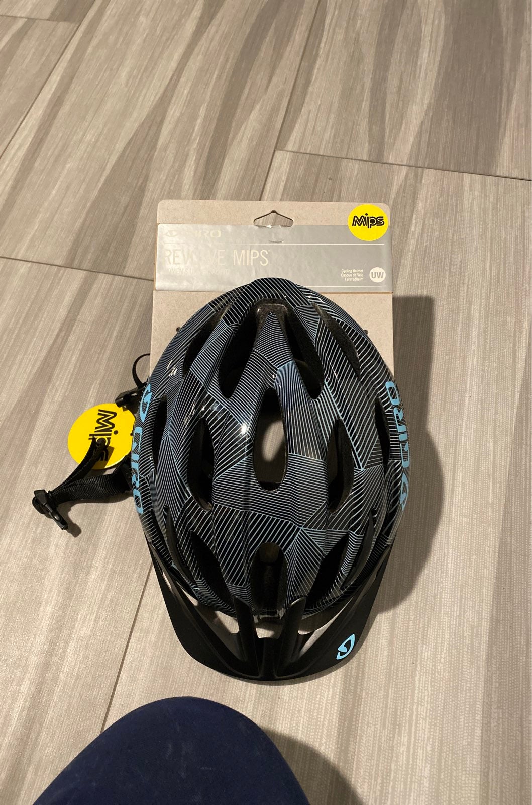 Brand new Giro Revolve MIPS women's helm