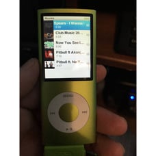 Apple iPod nano 4th Generation Green (8 GB) Works , (asis)