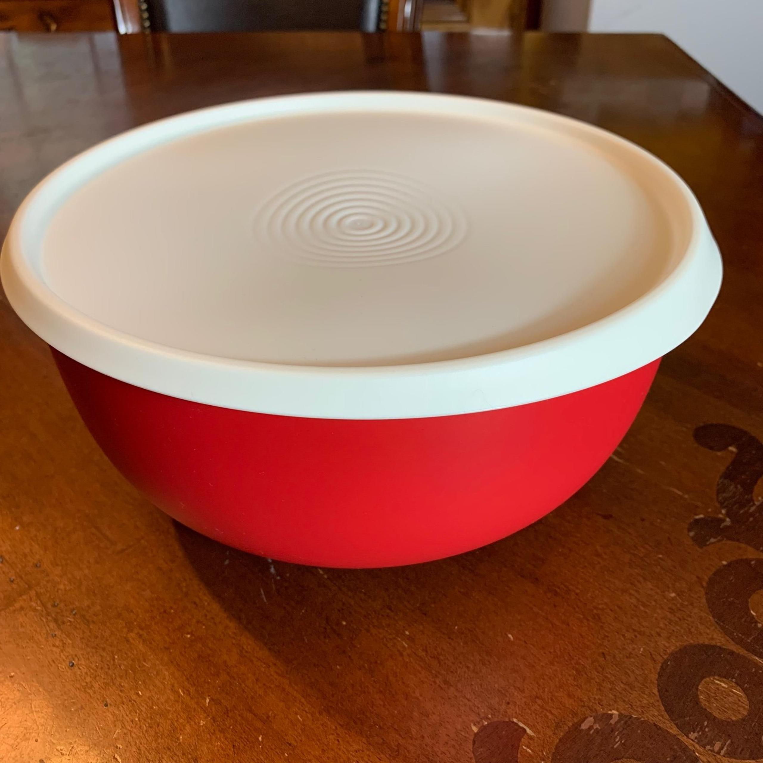 Tupperware Blossom Salad Bowl