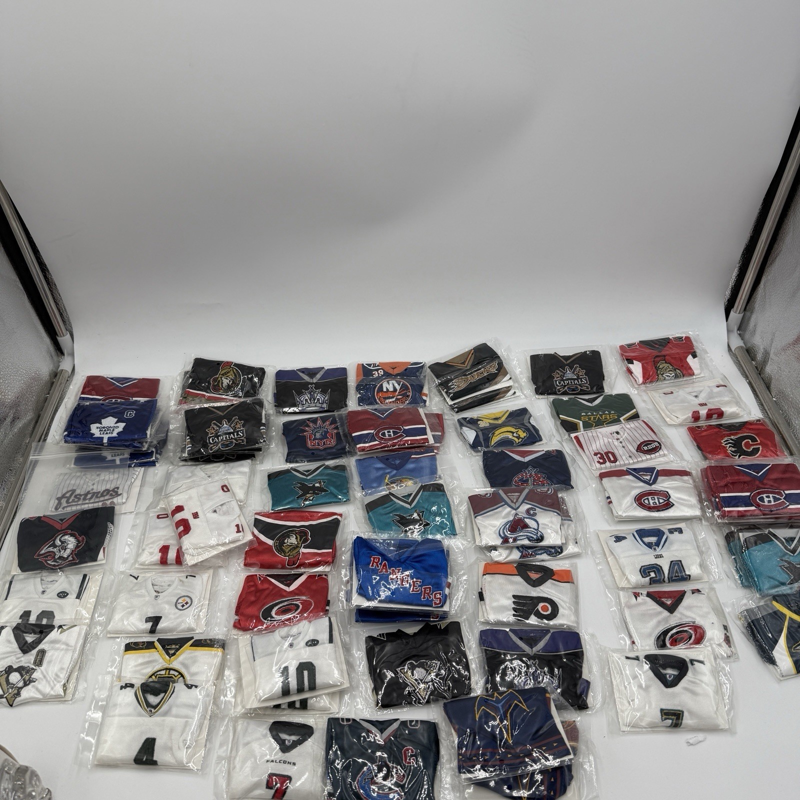 2006/07 Upper Deck Mini Jersey Collection 47 Pieces Miniature Sports Hockey