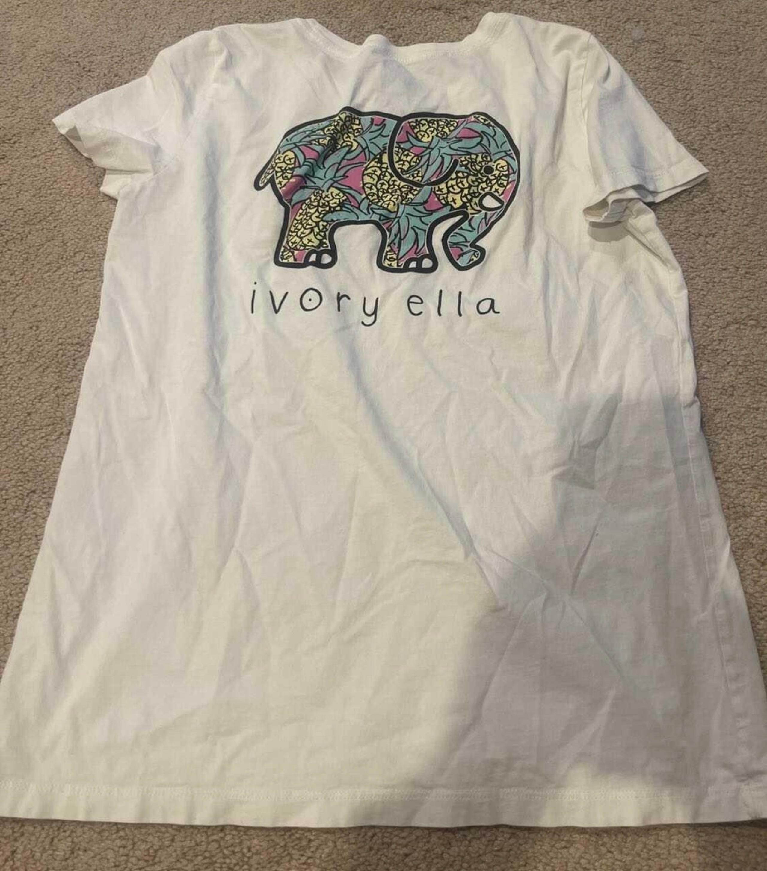 Ivory Ella elephant pineapple white t shirt sz juniors medium