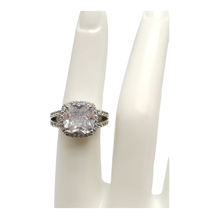 GM Marked Cushion-Cut Cubic Zircon Engagement Ring Silver Tone Size 6