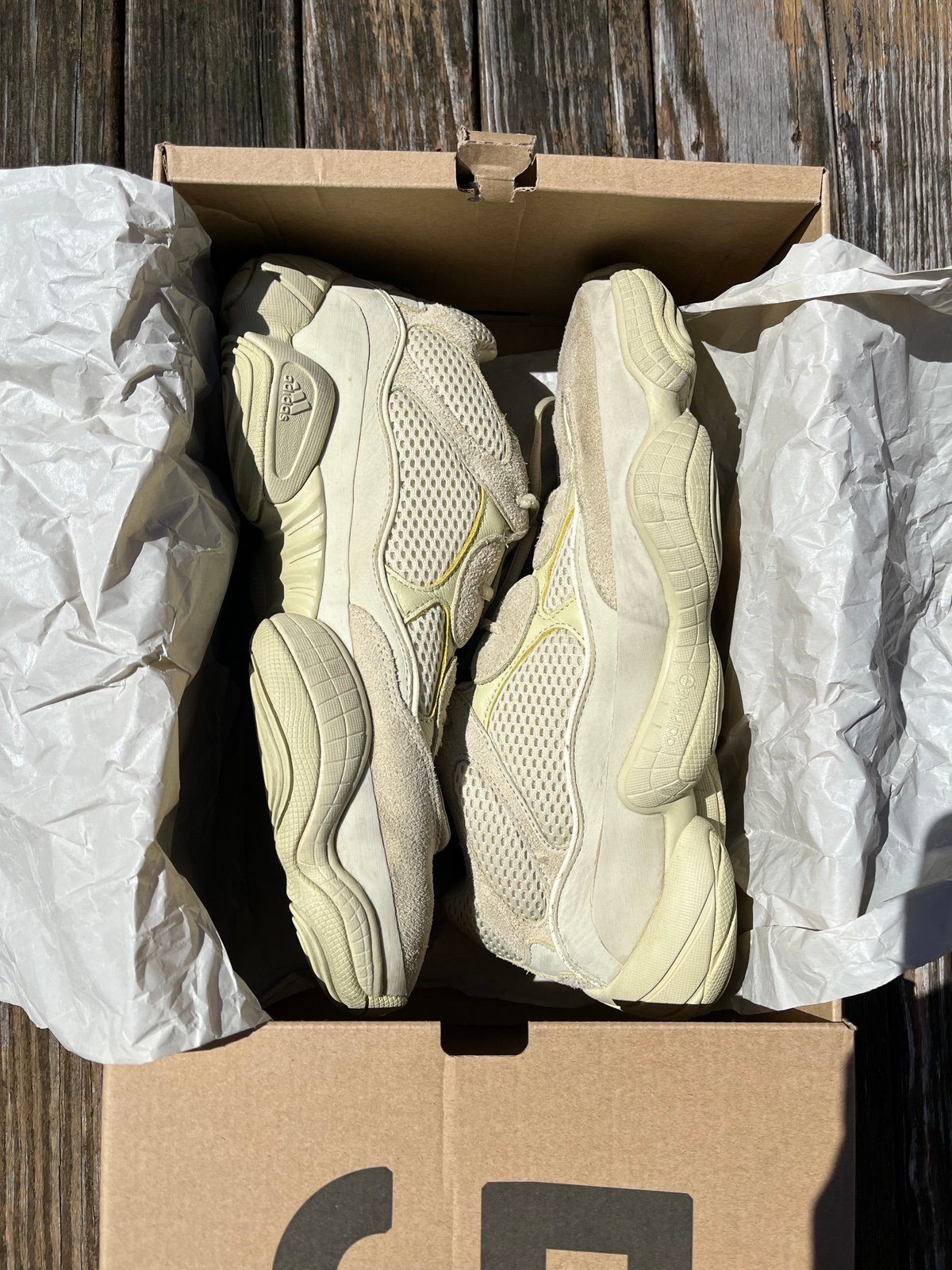 Yeezy Adidas 500 in Super Moon Yellow