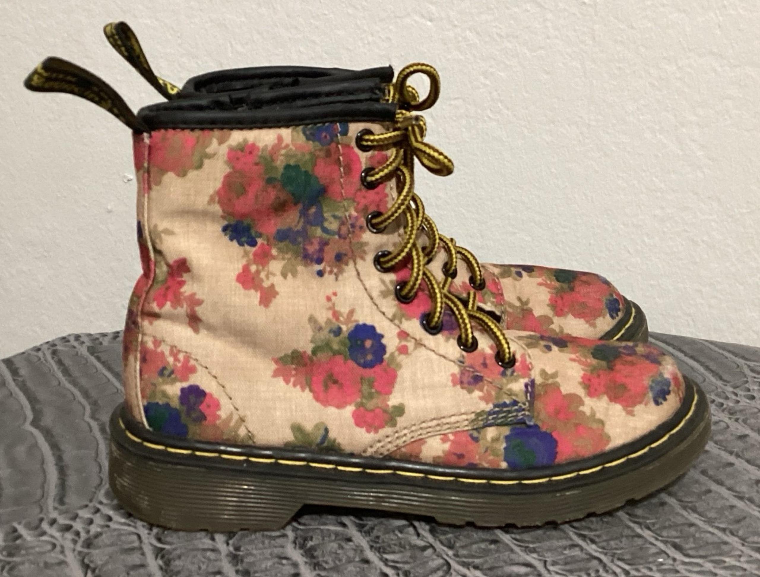 Dr Martens floral canvas short boots girls size 13