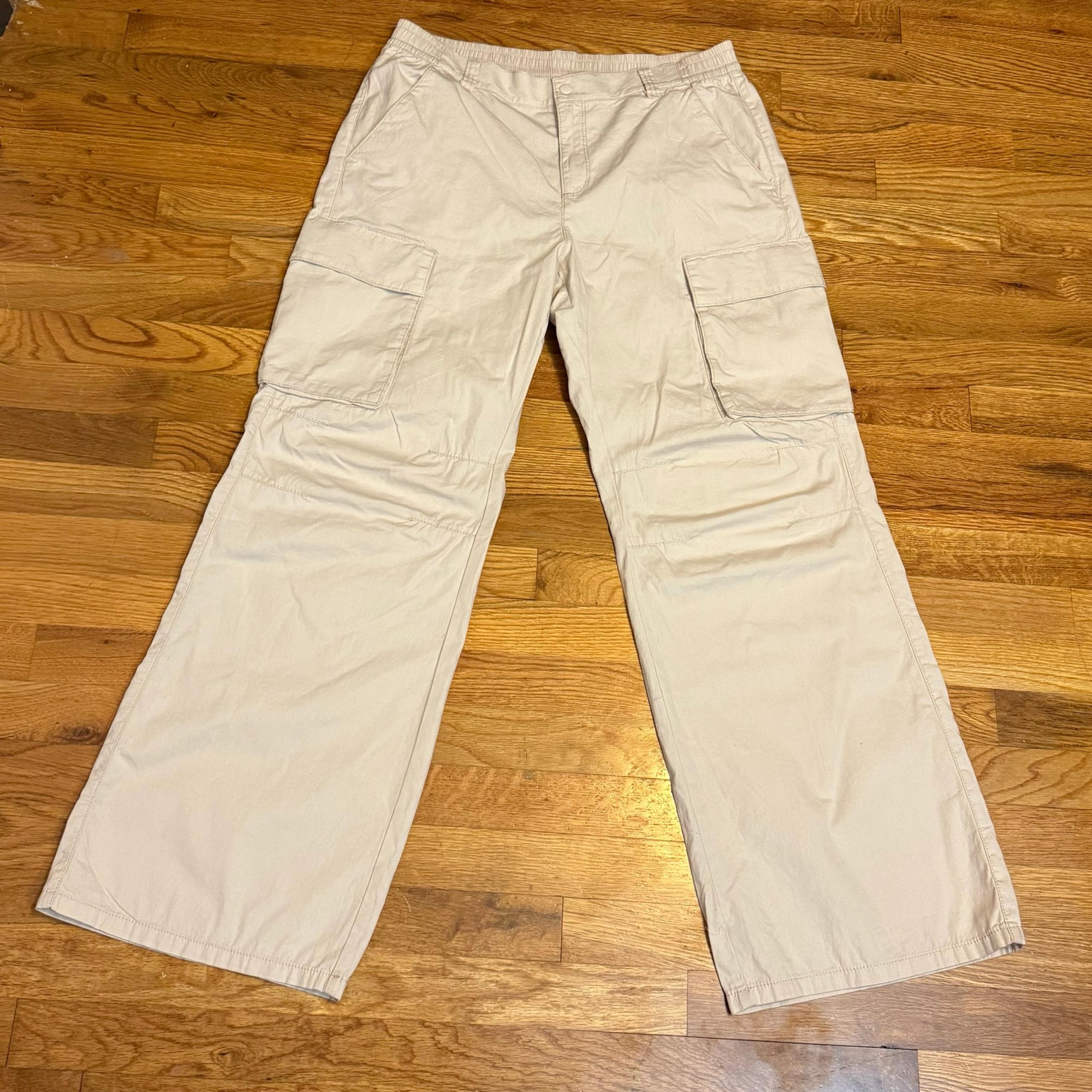 Divided H&M Women’s 12 Tan Khaki Cotton Cargo Pants Pockets Baggy New