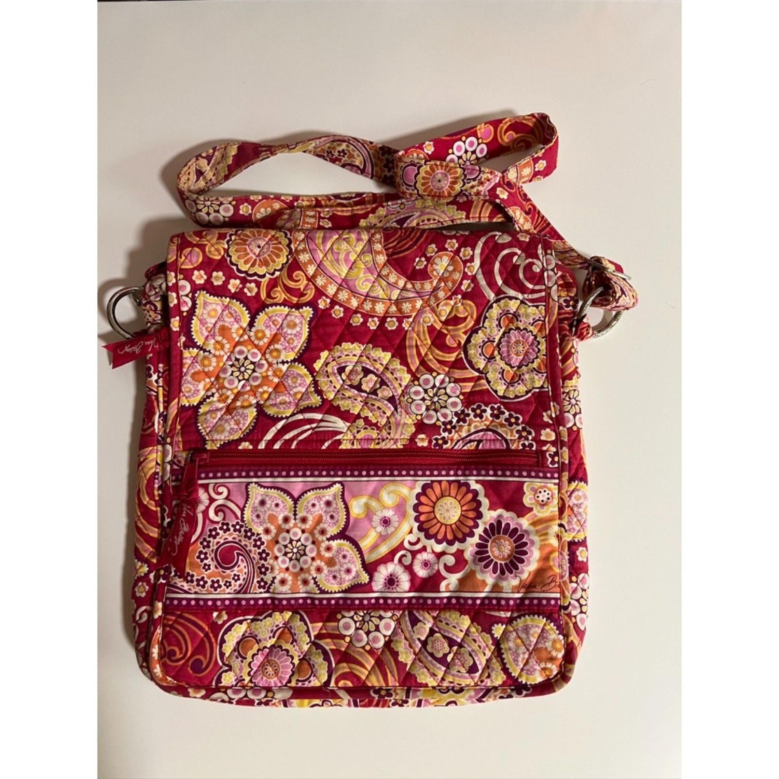 Vera Bradley Raspberry Fizz messenger bag in EUC.
