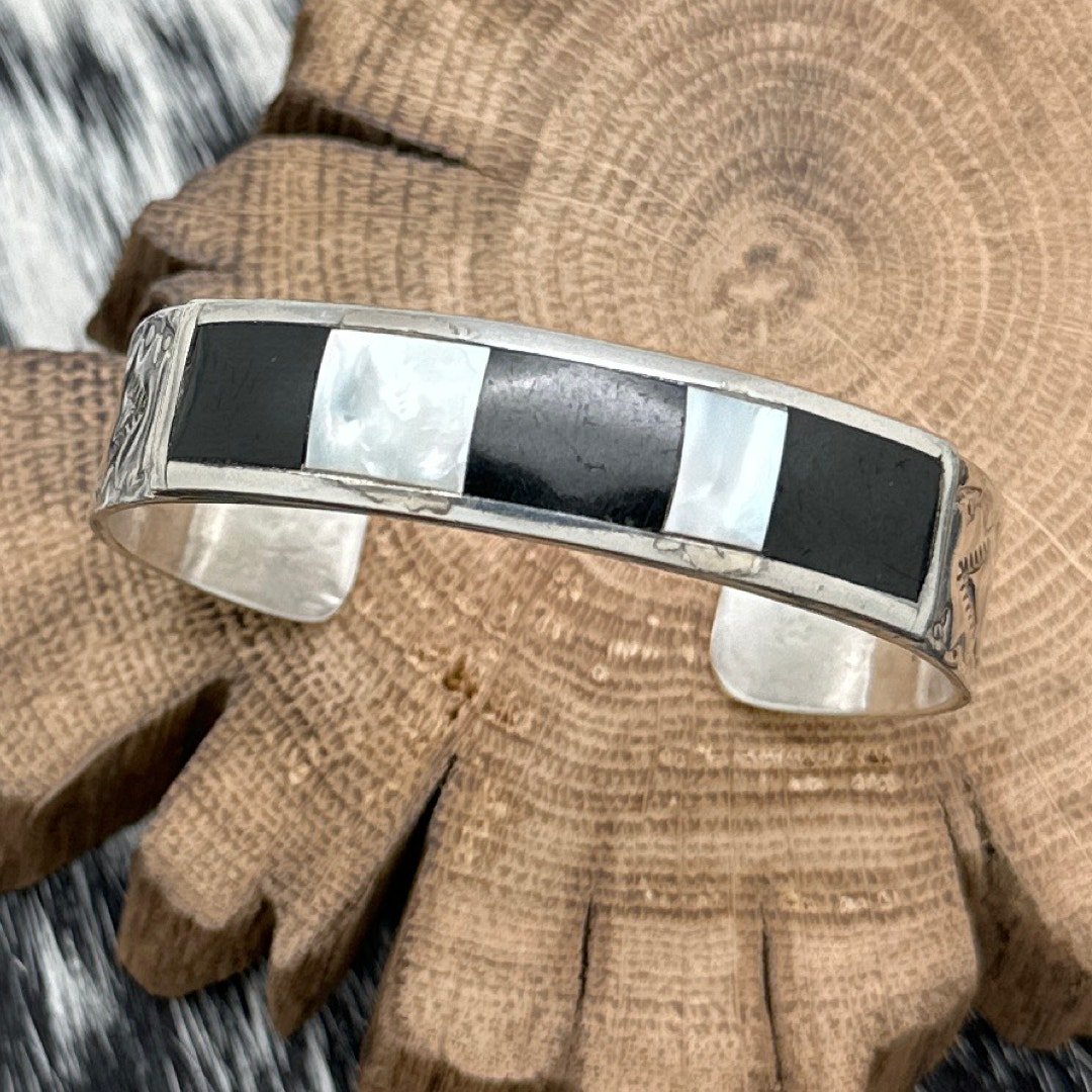 1980s Native American NAVAJO Sterling Onyx Mother Of Pearl Inlay Cuff Bracelet