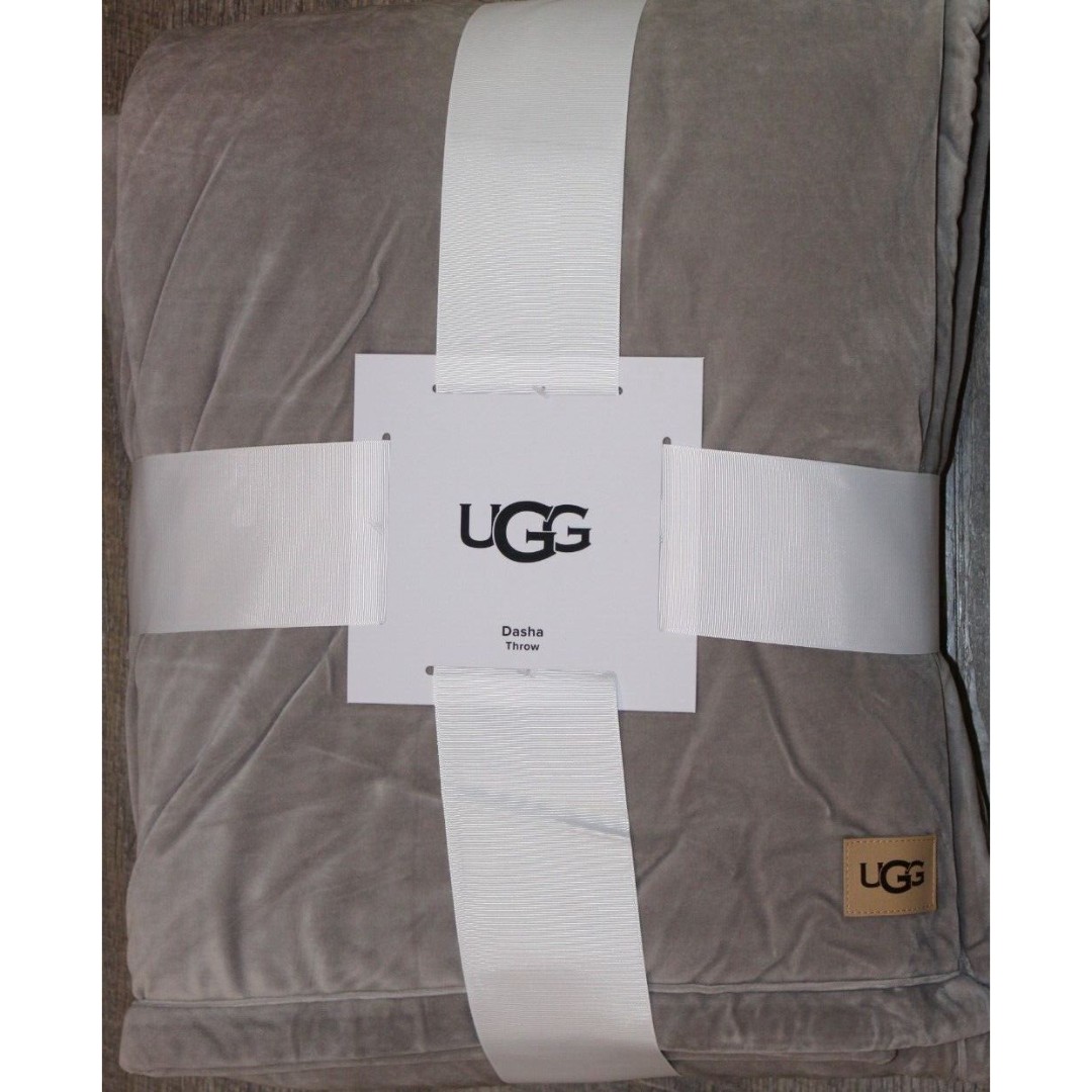 UGG Dasha Reversible Shearling Lined 50 x 70 Throw Blanket Gray NEW!