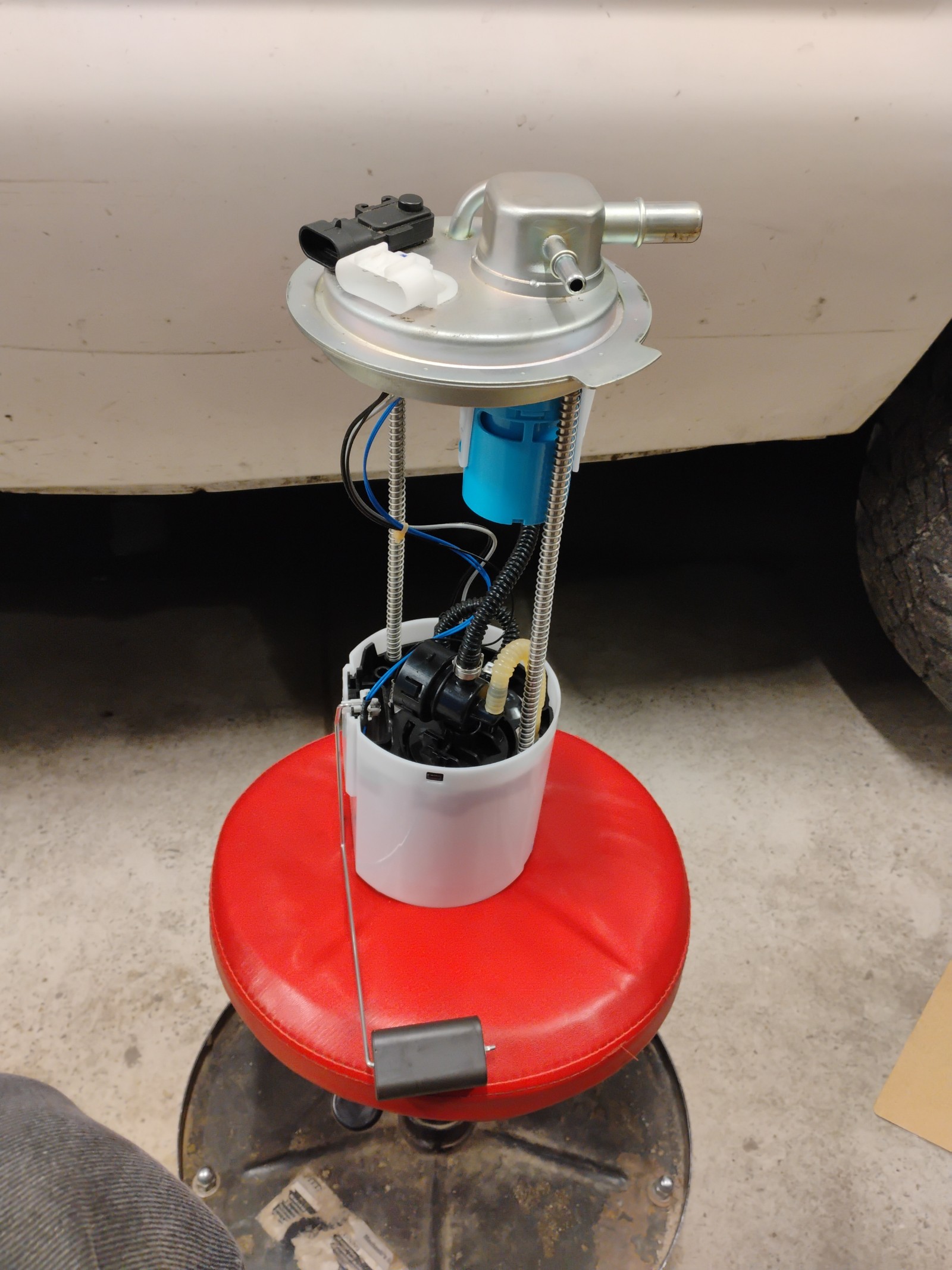 Fuel Pump Module For Chevy Silverado 1500 4.8L 5.3L 2007 2008