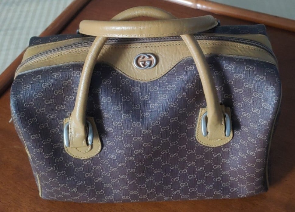 Vintage GUCCI BOSTON BAG. GUCCI LOGO. Brand New Lining. EUC