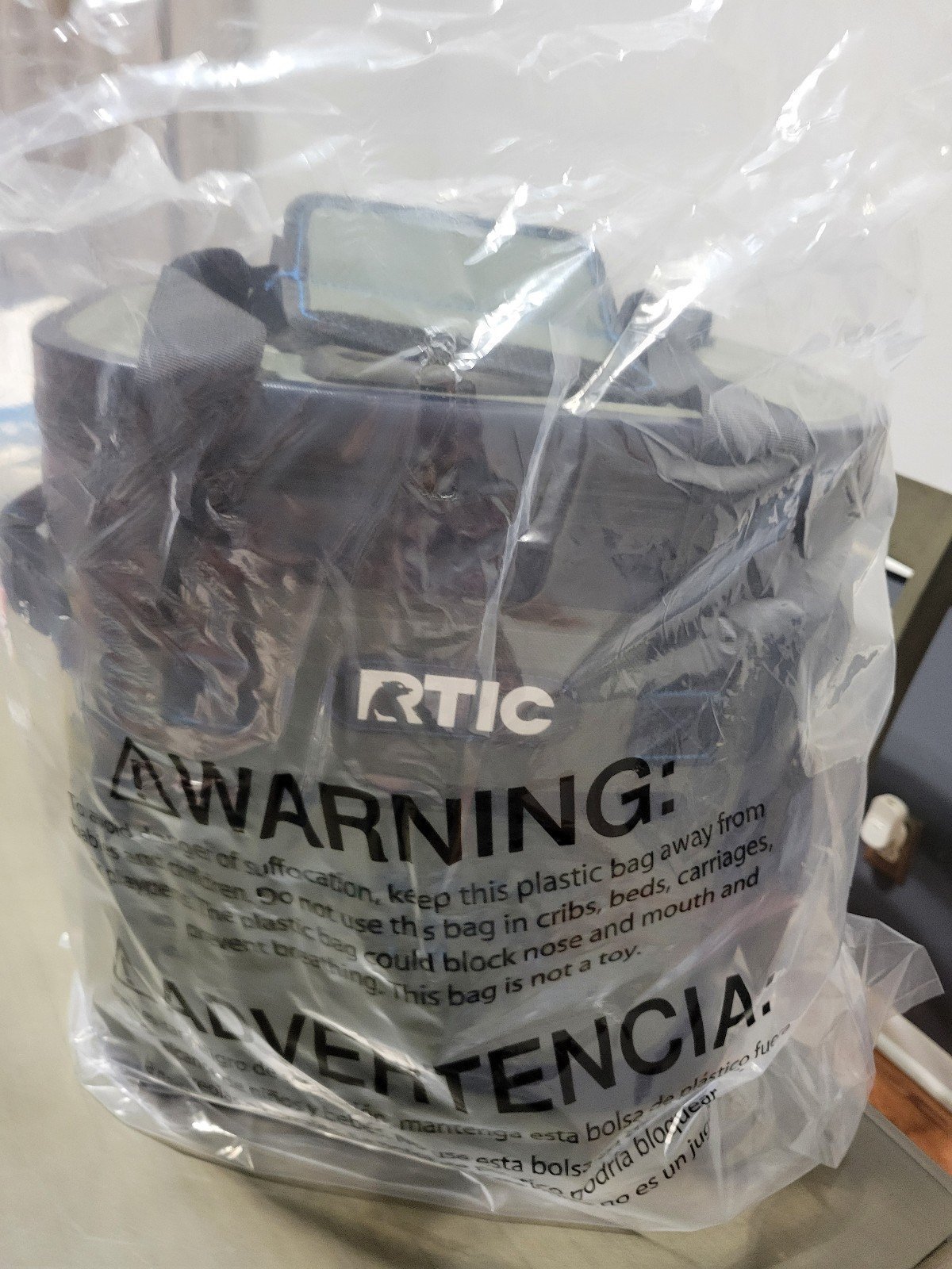 RTIC Soft Pack Cooler 20 Can navy blue, new with tags