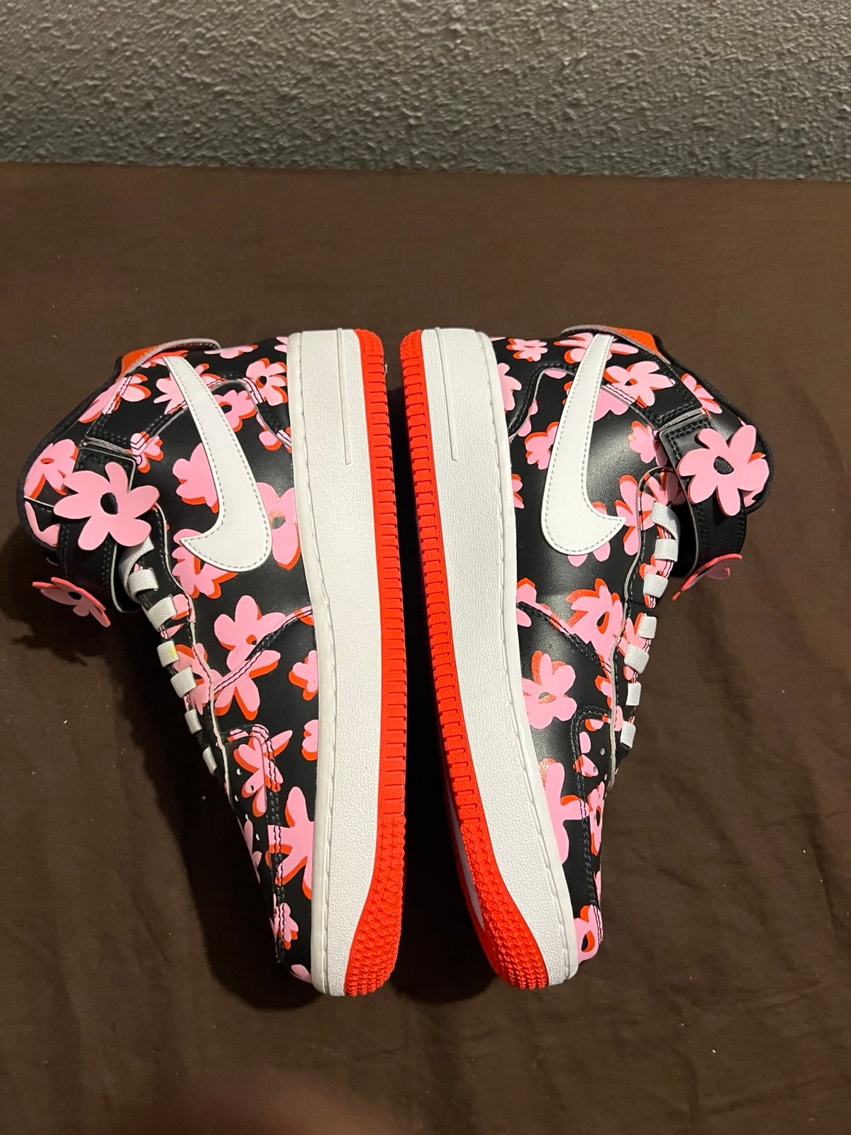 Air Force One Flower Power kids size 6