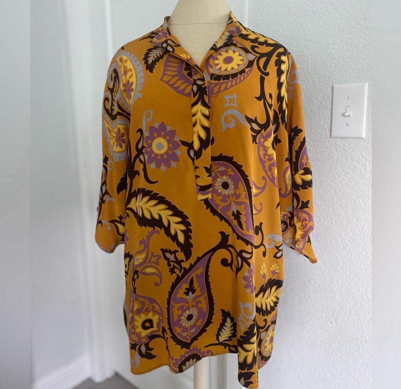 Authentic Gucci Silk blouse!