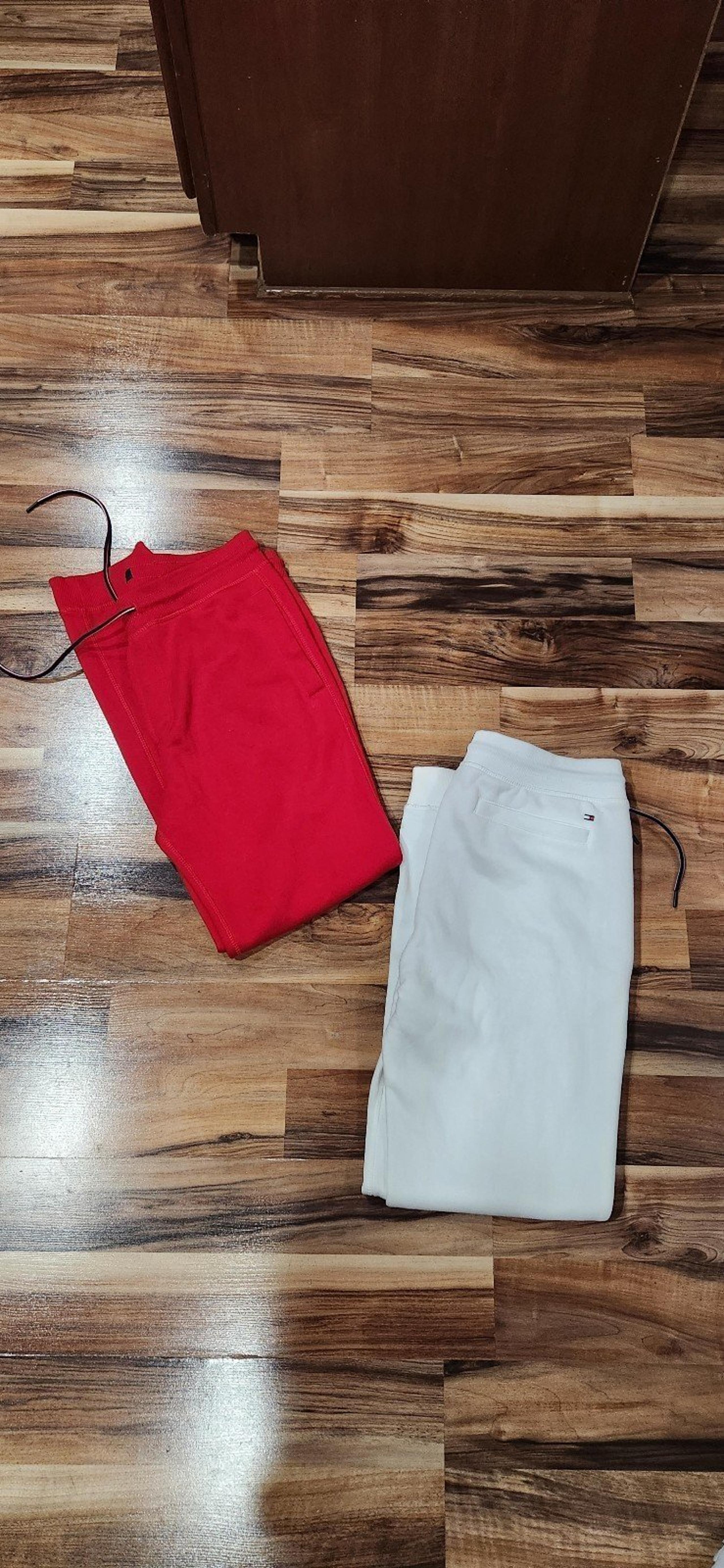 Tommy Hilfiger Mens sweat pants size medium
