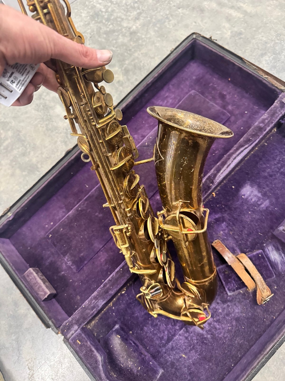 Vintage saksaphone early 1900’s great shape collectors piece must have!
