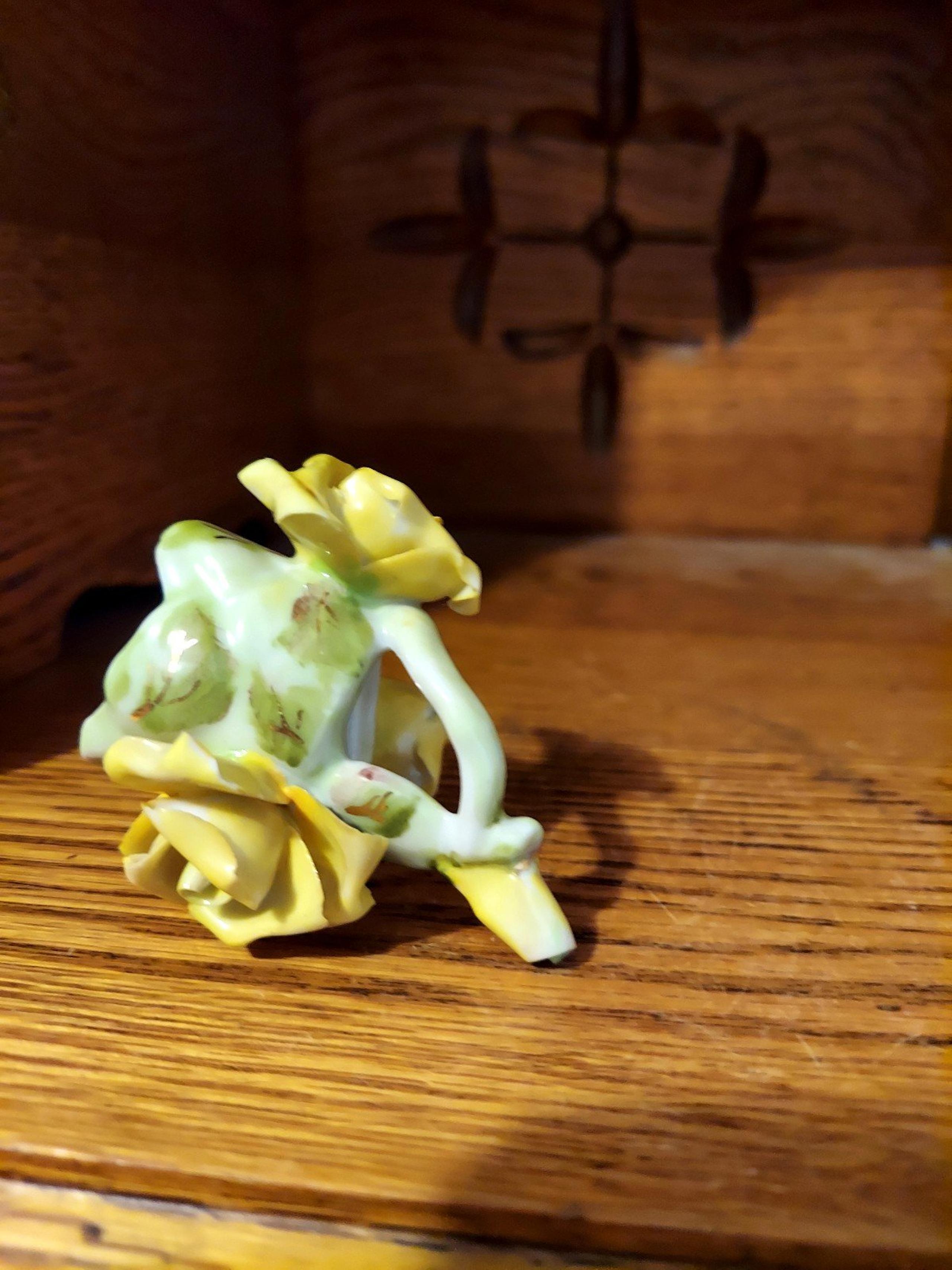 VINTAGE ITALIAN CAPODIMONTE YELLOW ROSE CANDLEHOLDER ?