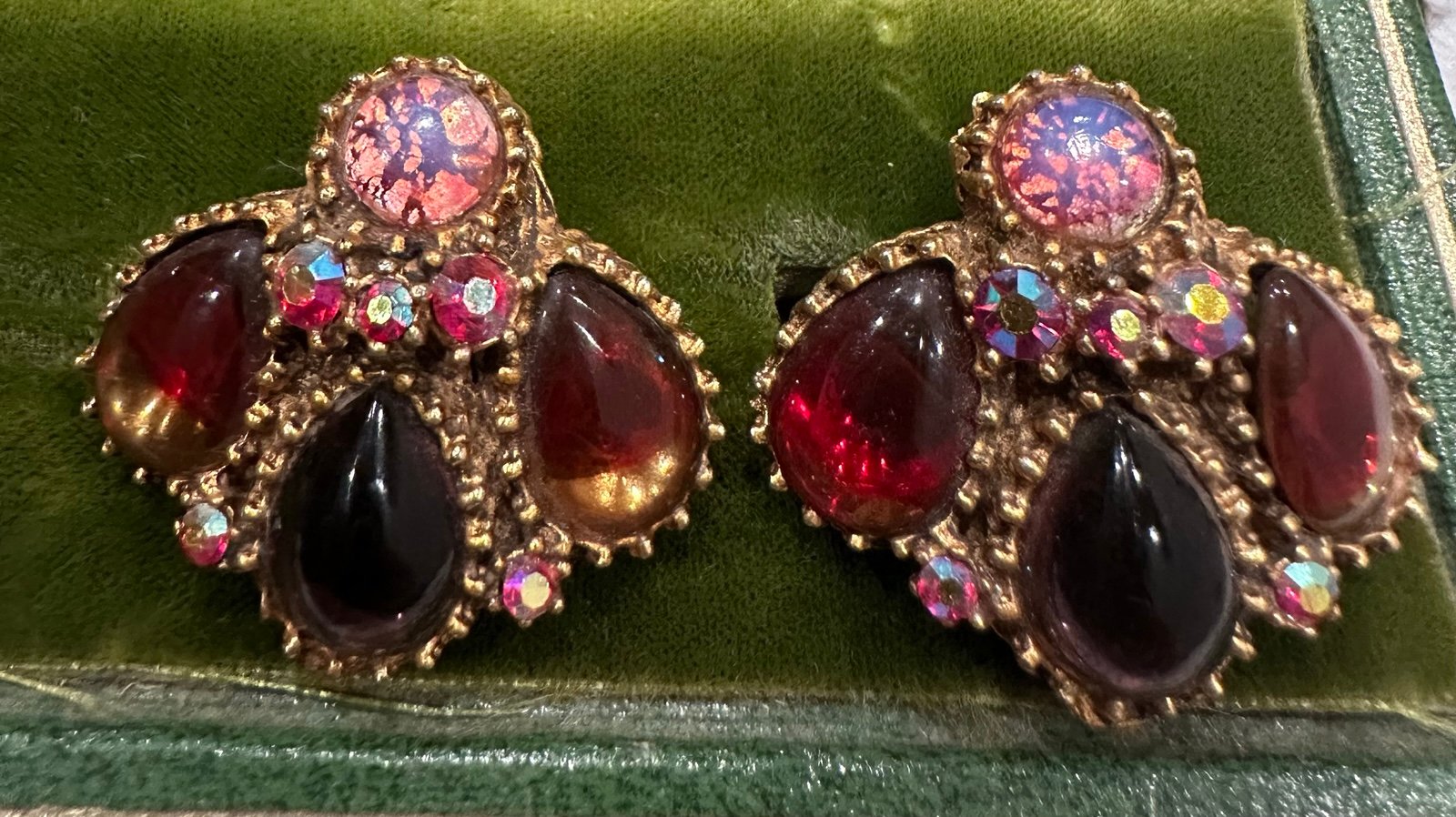 Vintage Clip earrings. Hattie Carnegie style