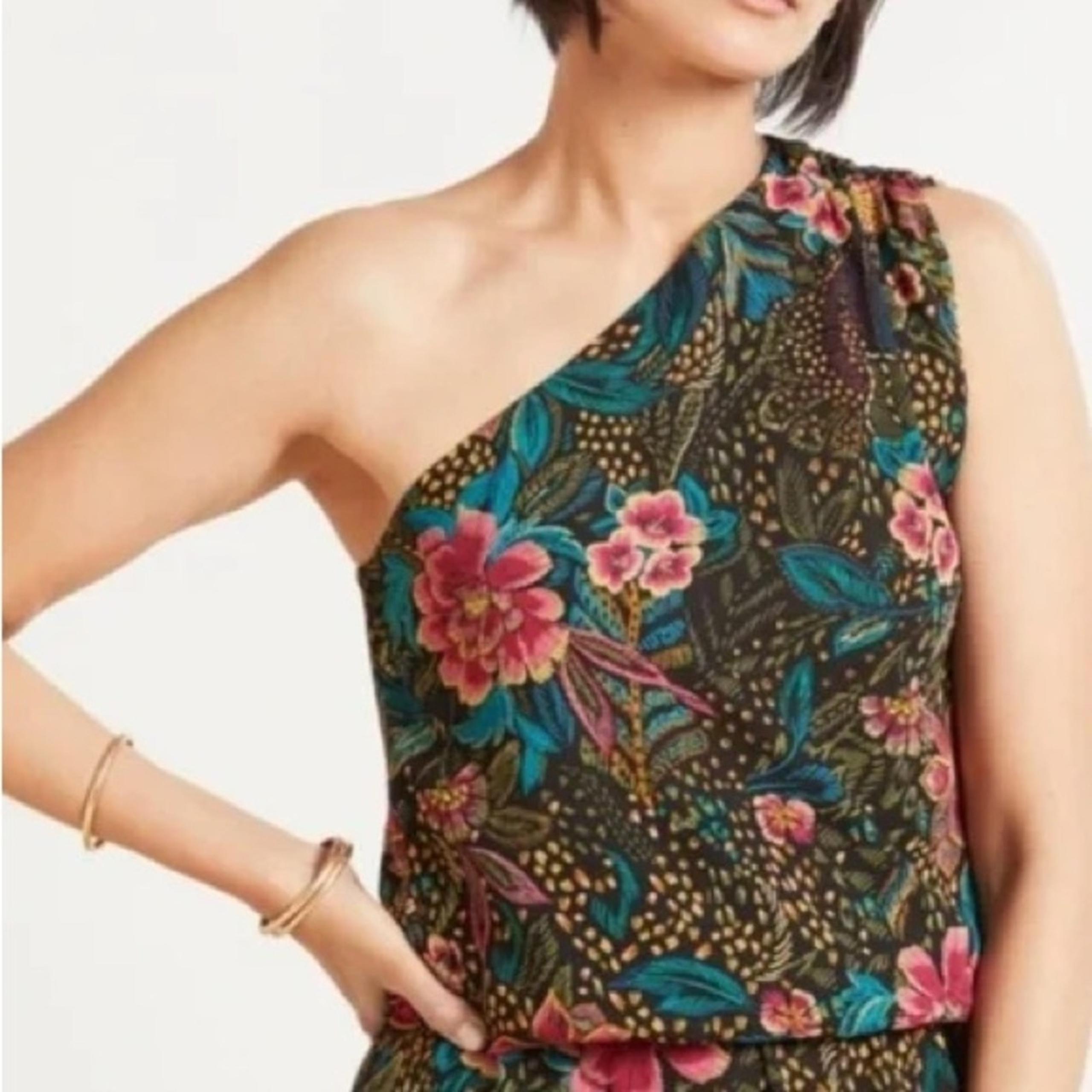Evereve one shoulder Azalea multicolored floral top with bubble hem size small