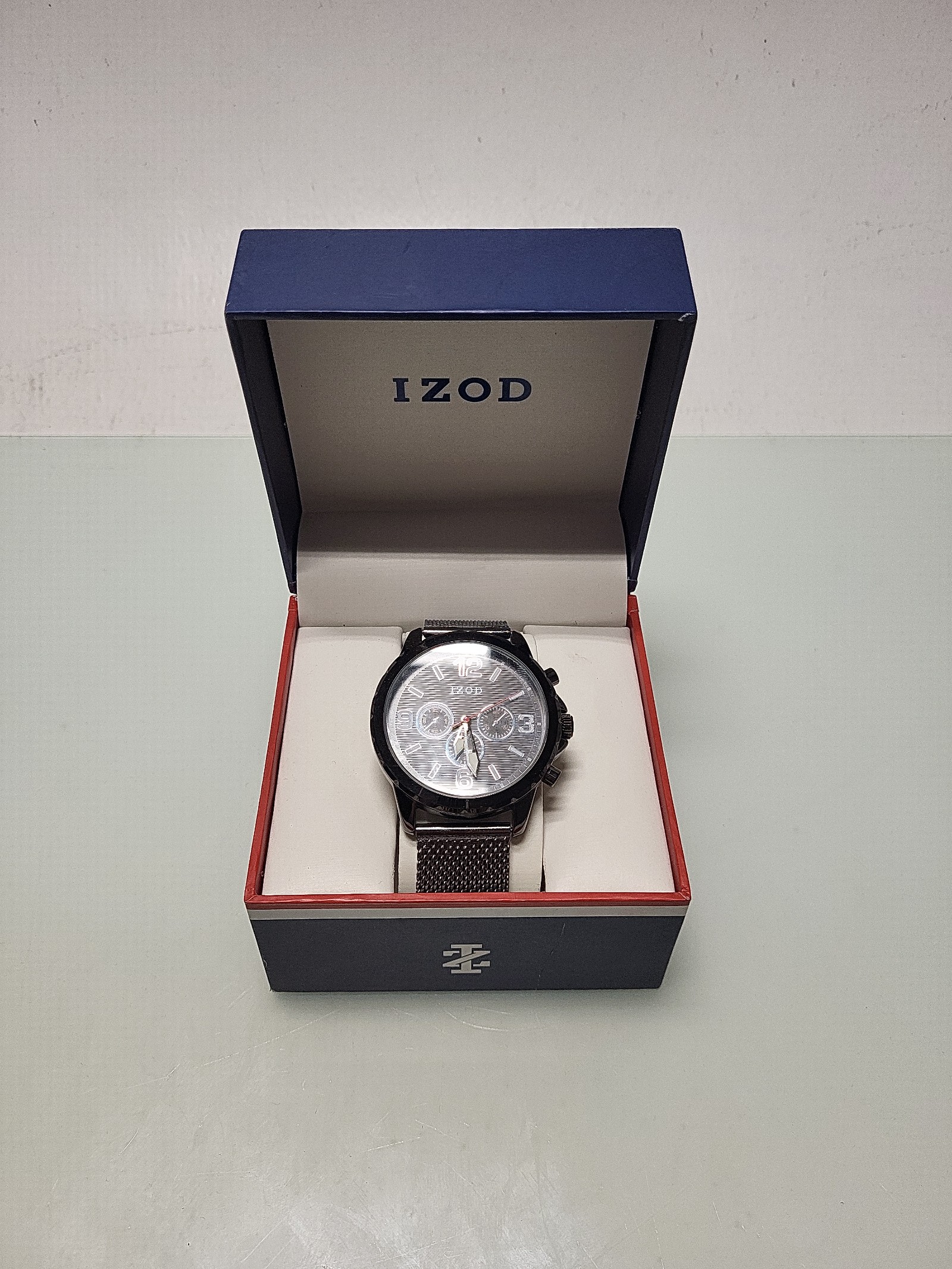 IZOD IZO4826RO Men's Chronograph Watch with Metal Mesh Band