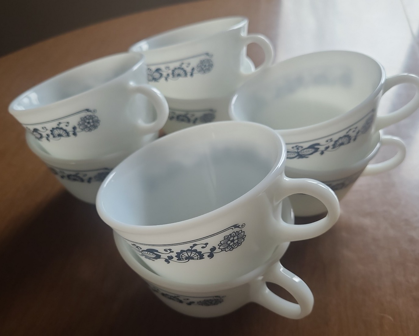 Set of 8 Pyrex Corning-ware Mugs Cup Blue Design Milk White Made in USA Set of 8 Pyrex Corning-ware Mugs Cup Blue Design Milk White Made in USA