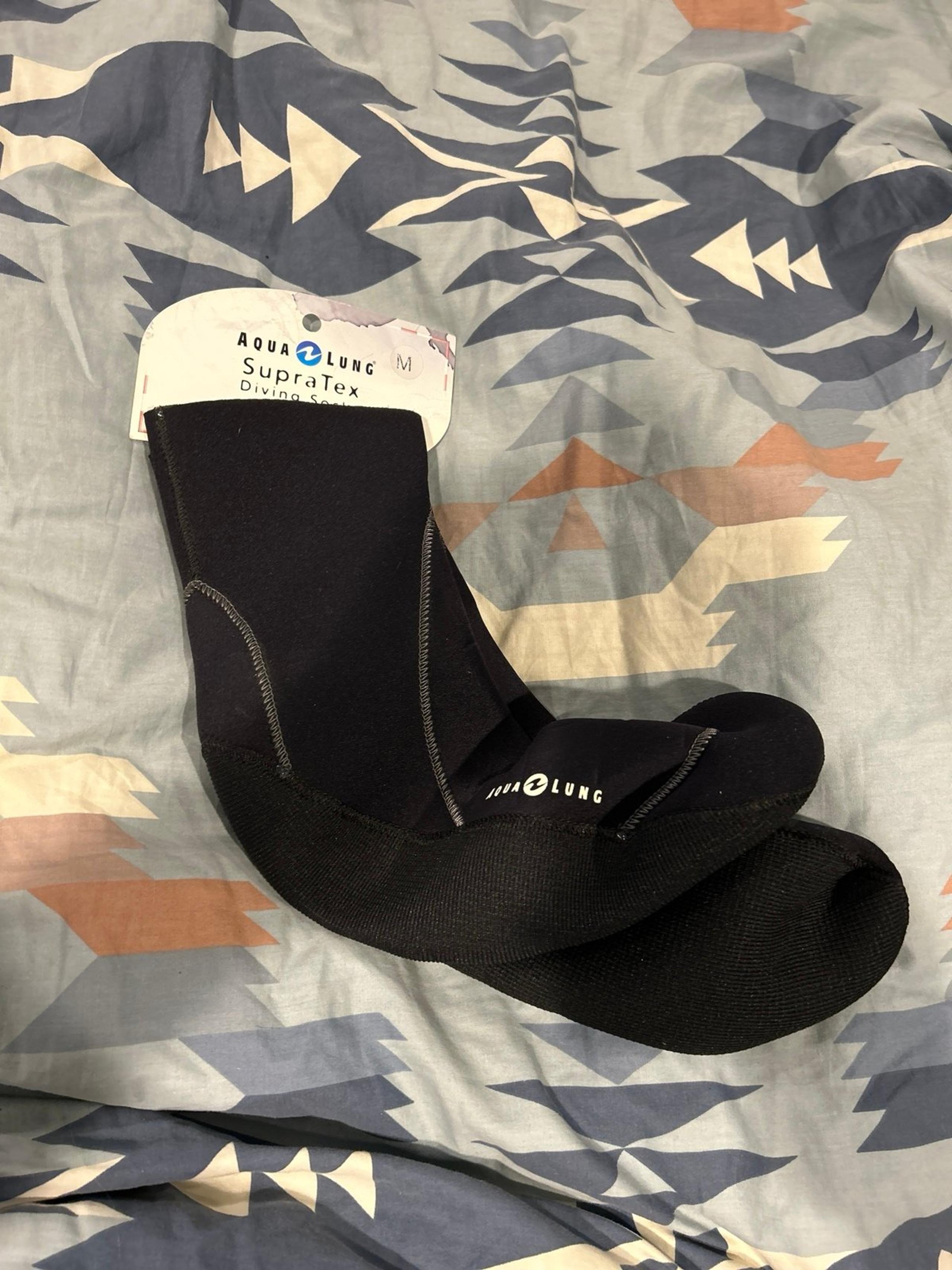 Aqua Lung scuba socks NWT