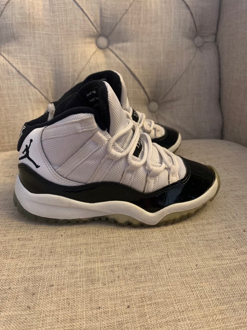 Air Jordan 11 Retro Boys Size 12C