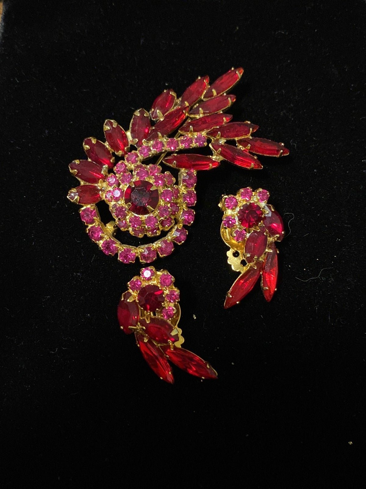 Juliana D&E Ruby Red And Pink Fuchsia Spray Brooch&clip on earring