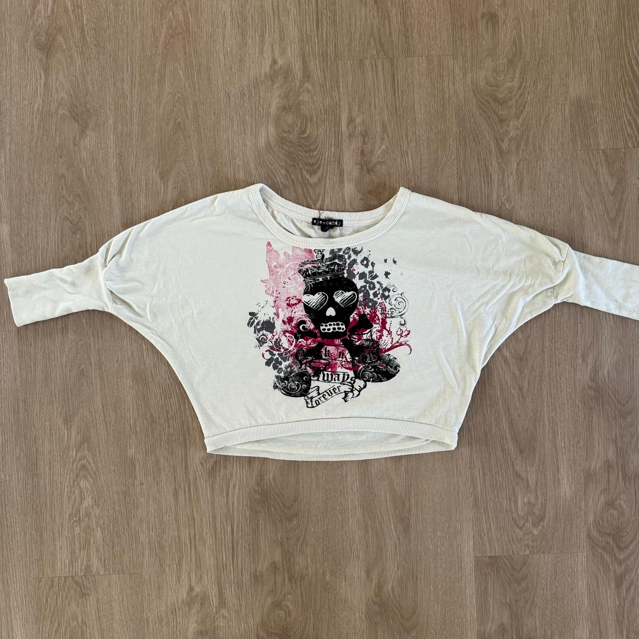 Eye Candy Graphic top