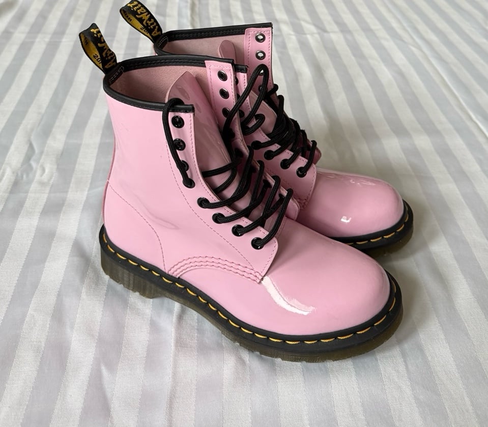Dr Martens Women’s Ankle Boots Pink SZ 7 NEW