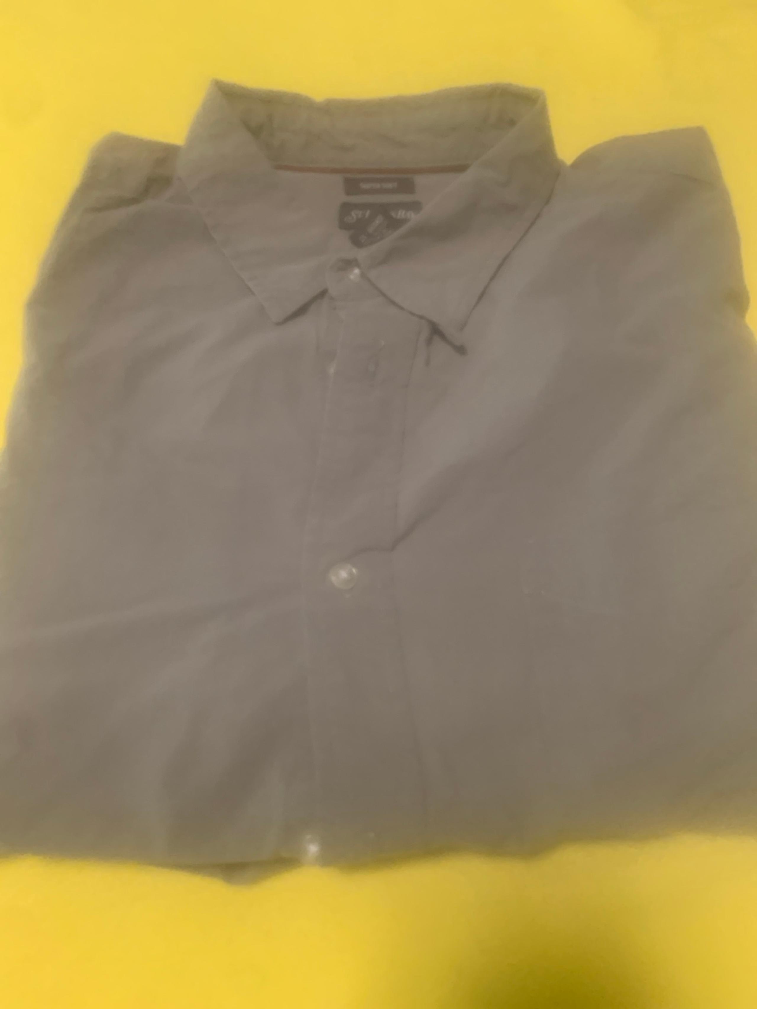 ST. JOHN’S BAY MEN Dress Shirt.