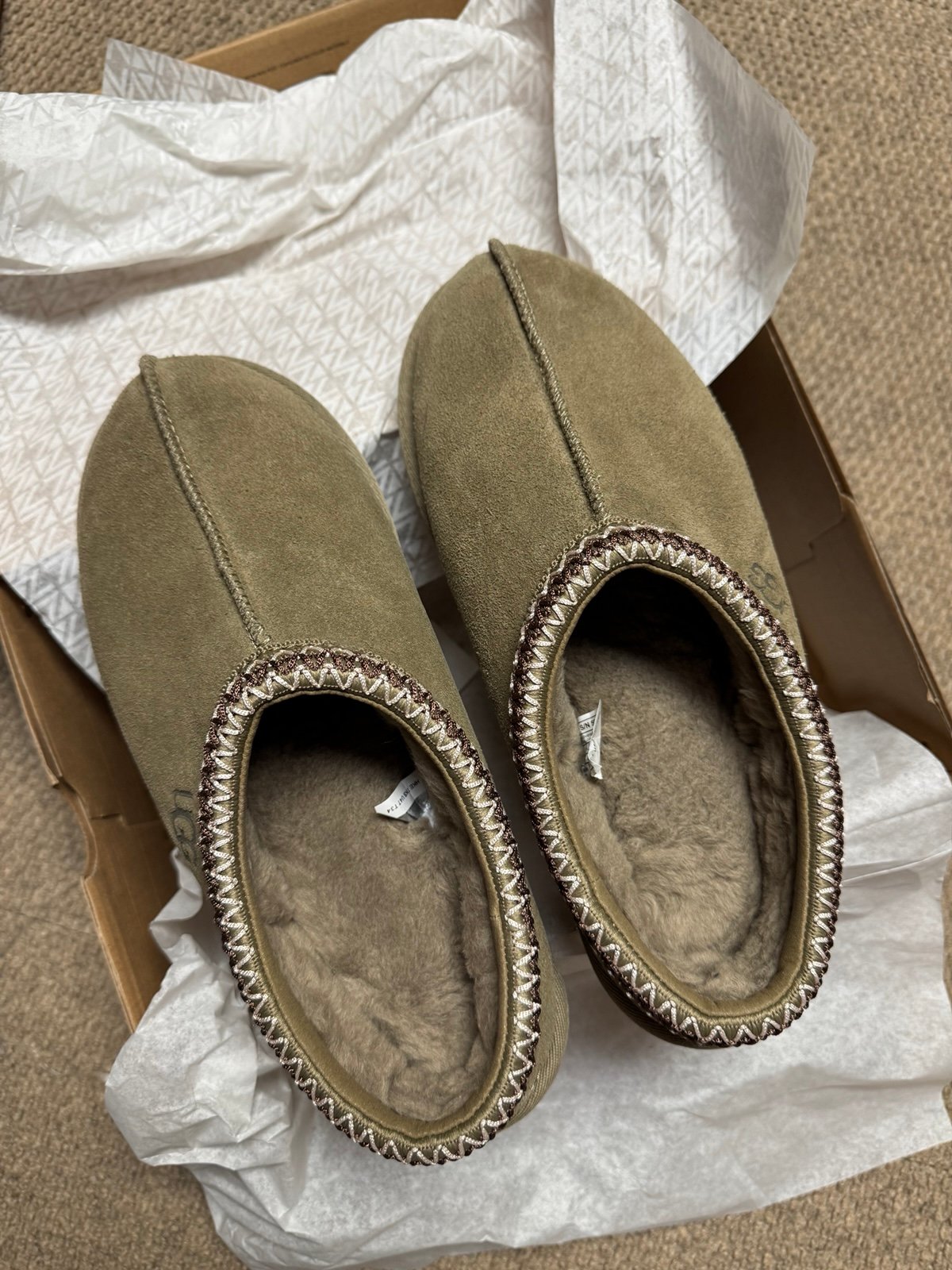 ugg tasman slippers woman’s size 10 Antilope color