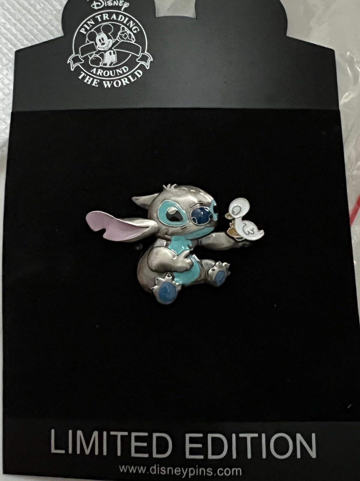 Stitch LE 250 Disney Shopping Duckling 3D Pin