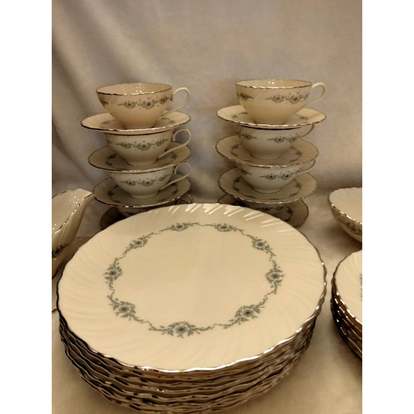 Lenox Musette Porcelain China 8 Piece Setting - 36 total pieces- Retail 1,799.