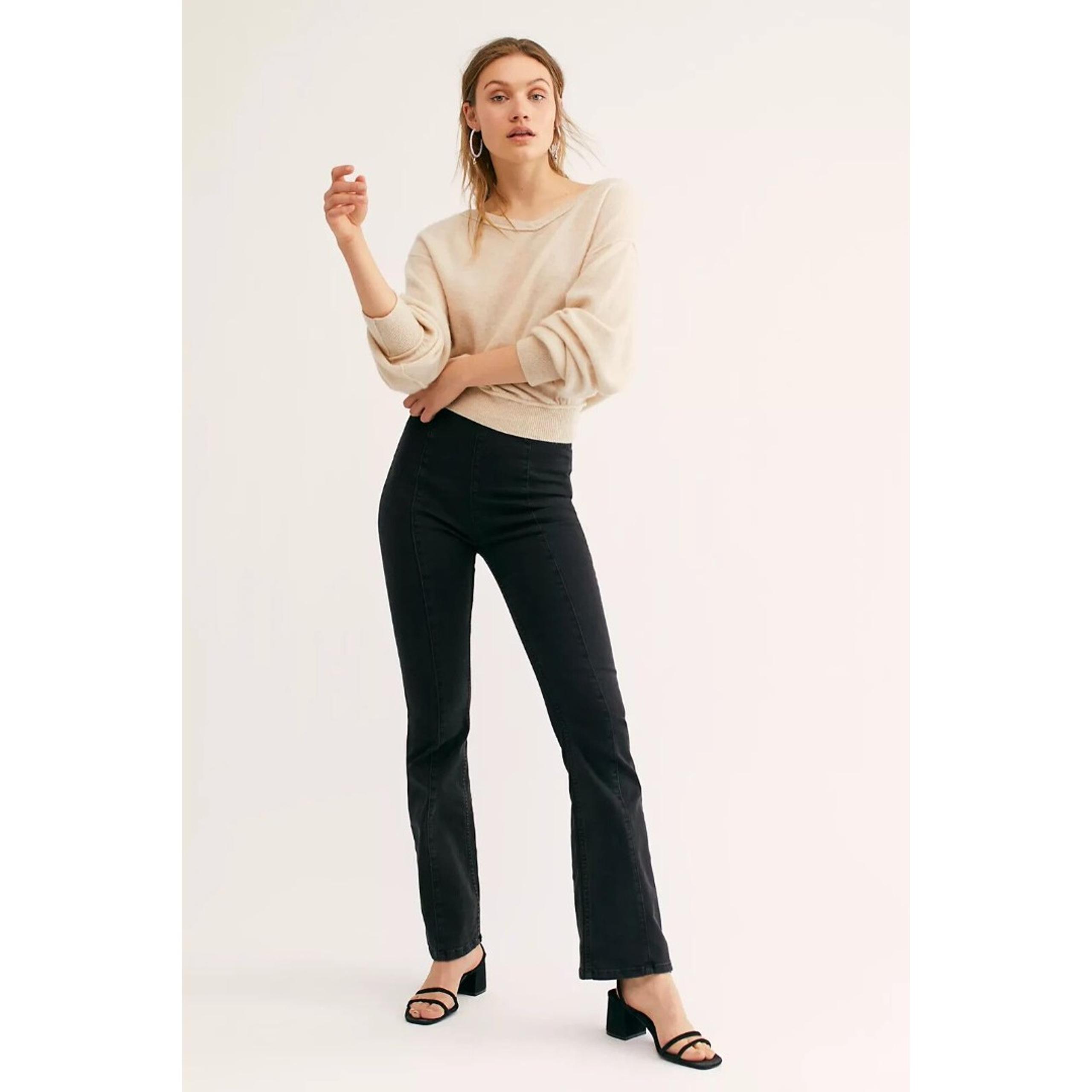 Free people slim Pull-On Flare Seamed Jeans Size 26 Black Retro Neutral Mid Rise