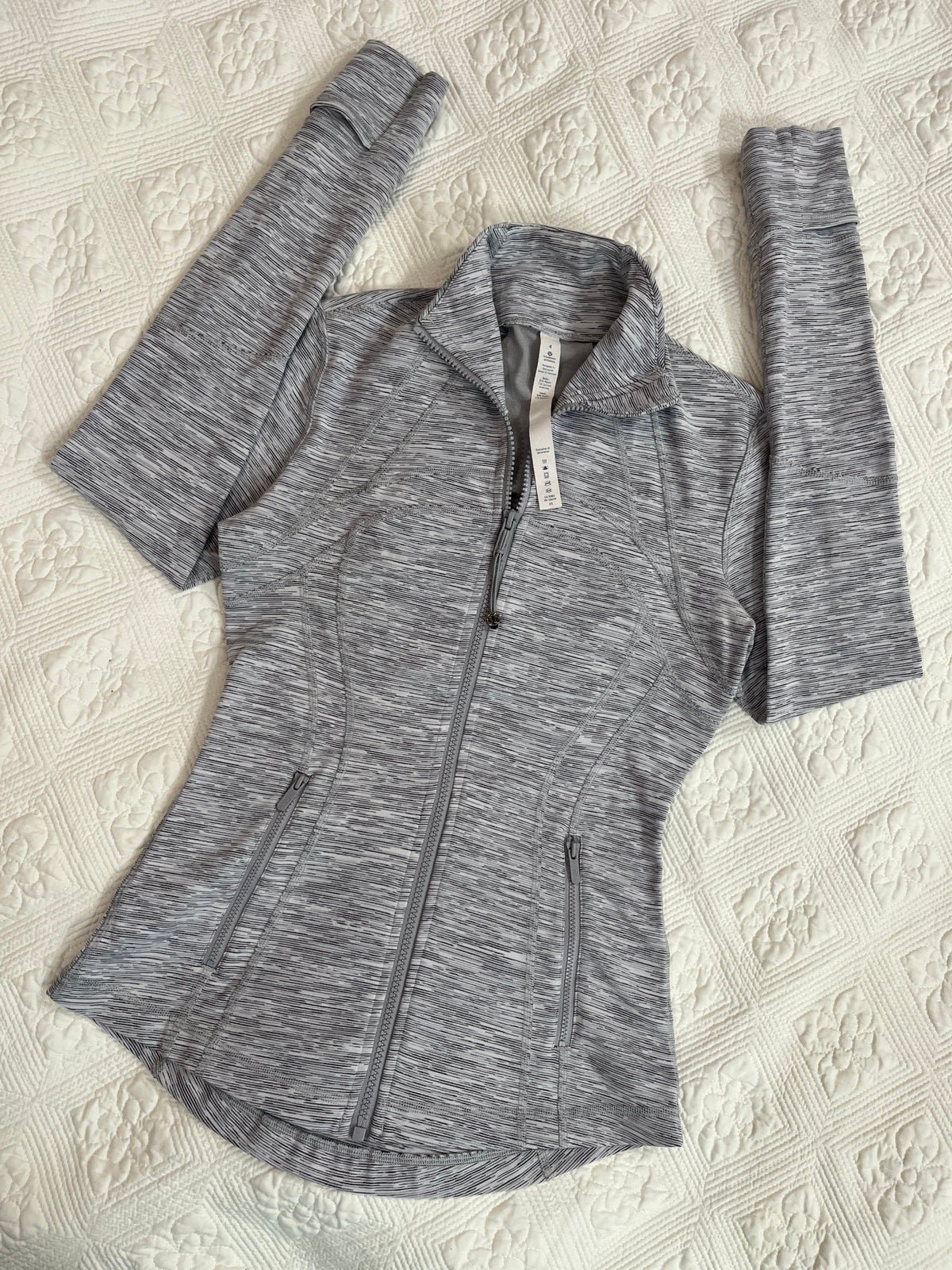 LIKE NEW! ♥️Lululemon DEFINE JACKET (Wee Are From Space GREY ALPINE WHITE) 4/6