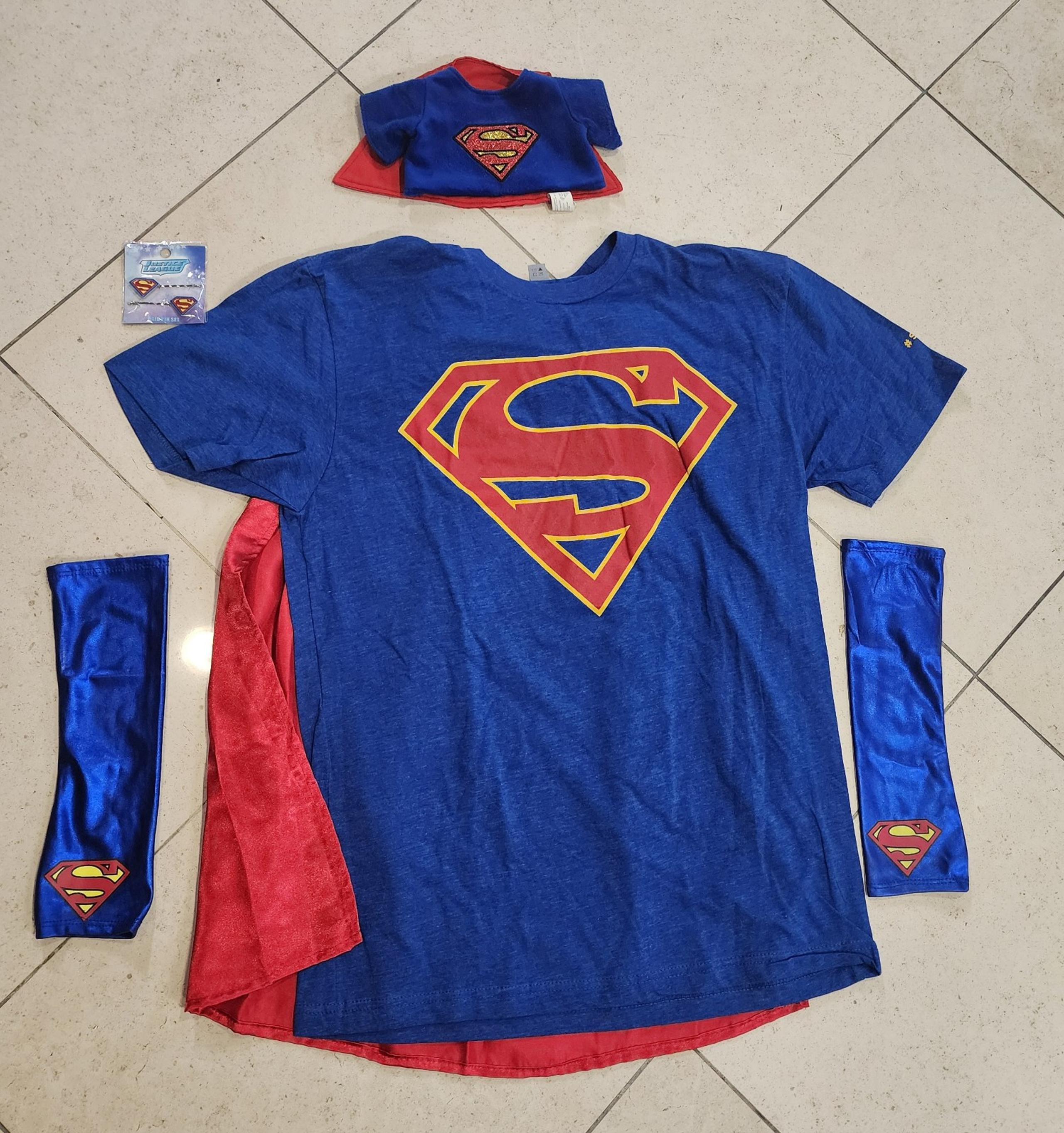 DC Supergirl T-Shirt Cape Halloween Costume Women Size Medium With Accessories