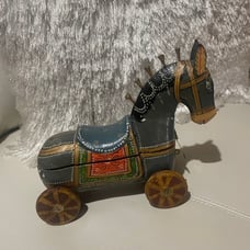 Frederic Cooper handmade horse box on wheels