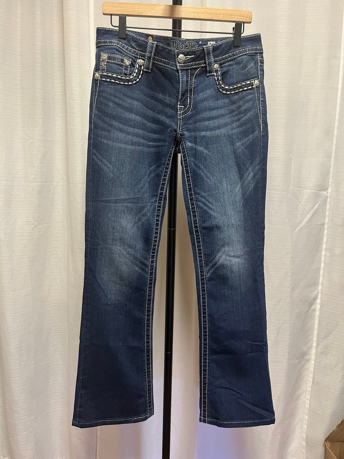 Miss Me signature-rise jeans with cross embroidered pocket | size 29