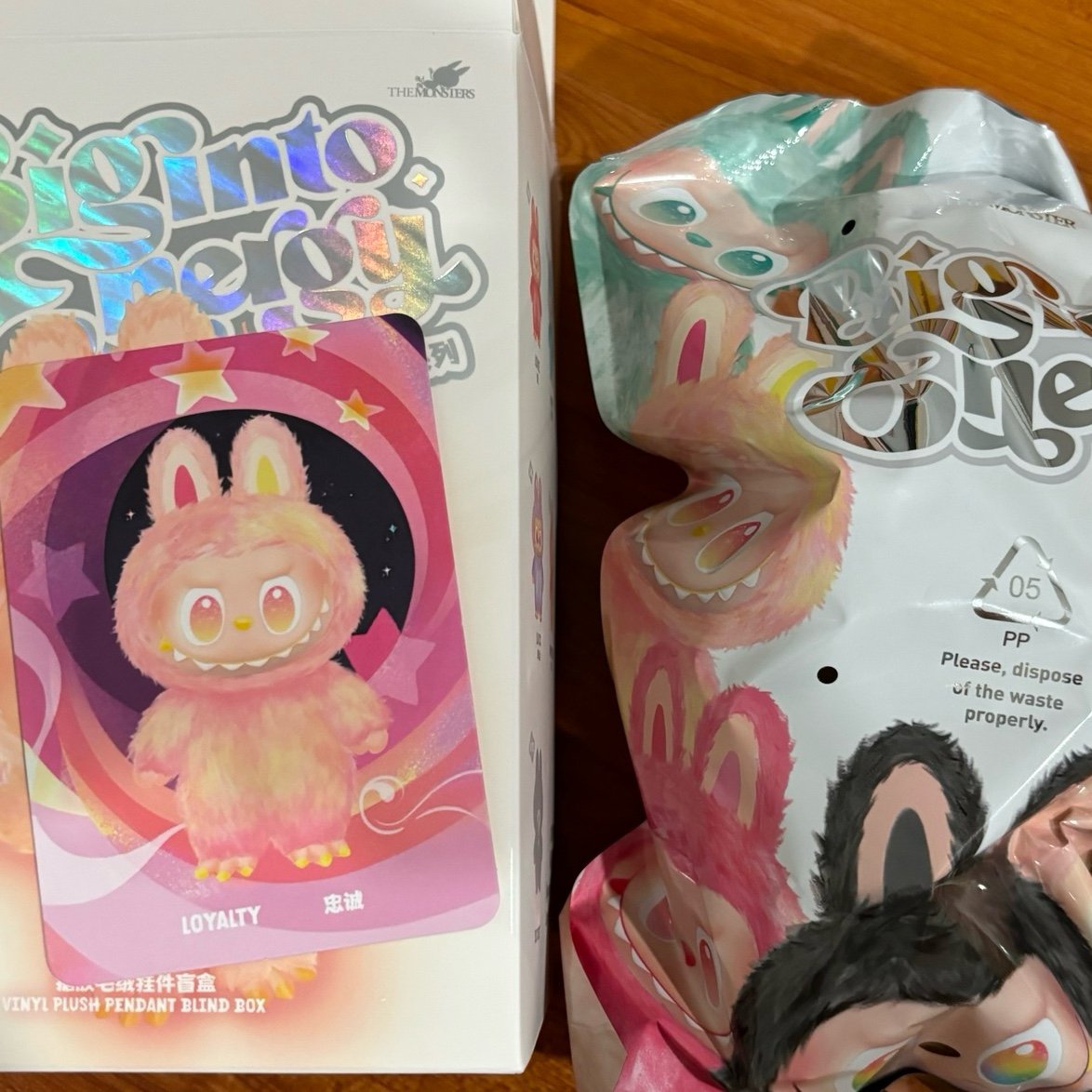 【きれいめファッション51選】上品さと清潔感をキープし Labubu Big LOYALTY Energy Into その他