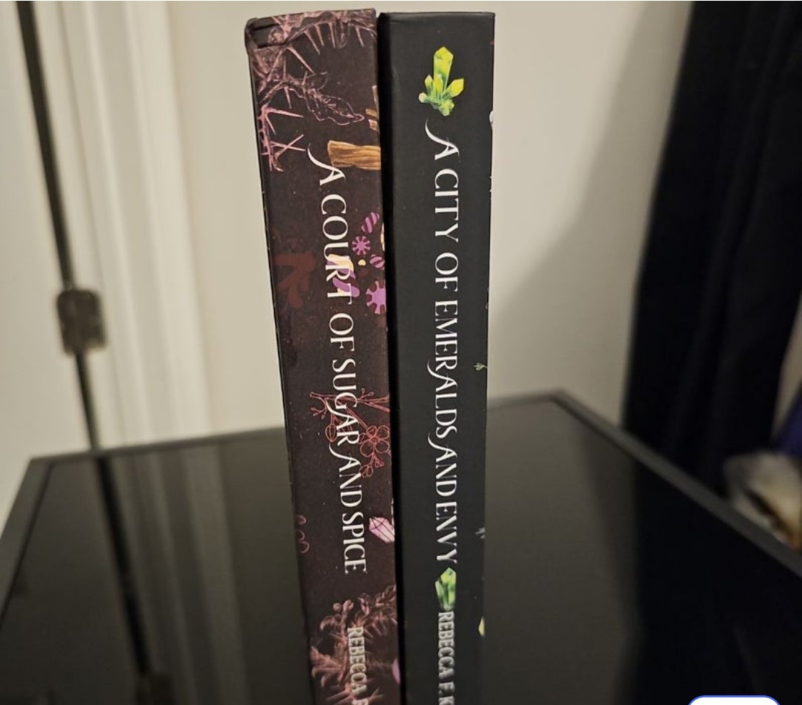 A city of emeralds and envy / a court of sugar and spice