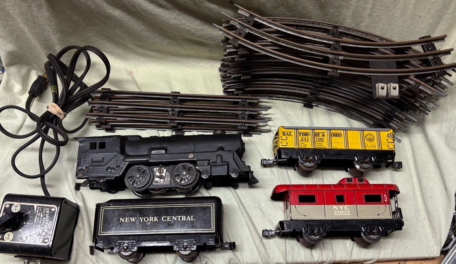 Vintage Marx Marlines New York Central Train & Tin Litho Train Set Untested Read